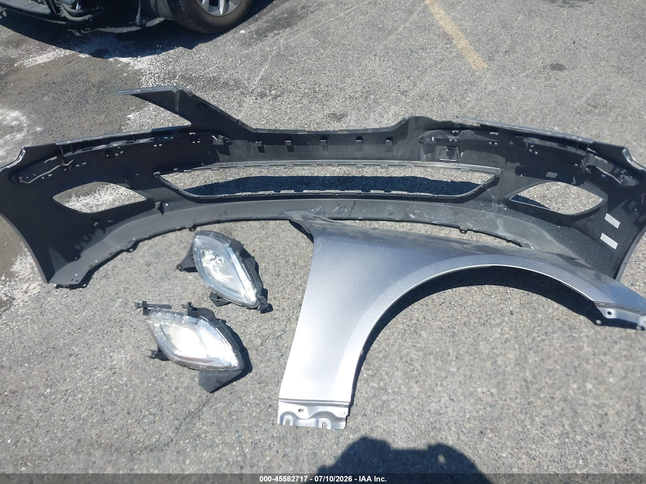 2013 Hyundai Genesis 3.8 Silver vin: KMHGC4DD0DU247443