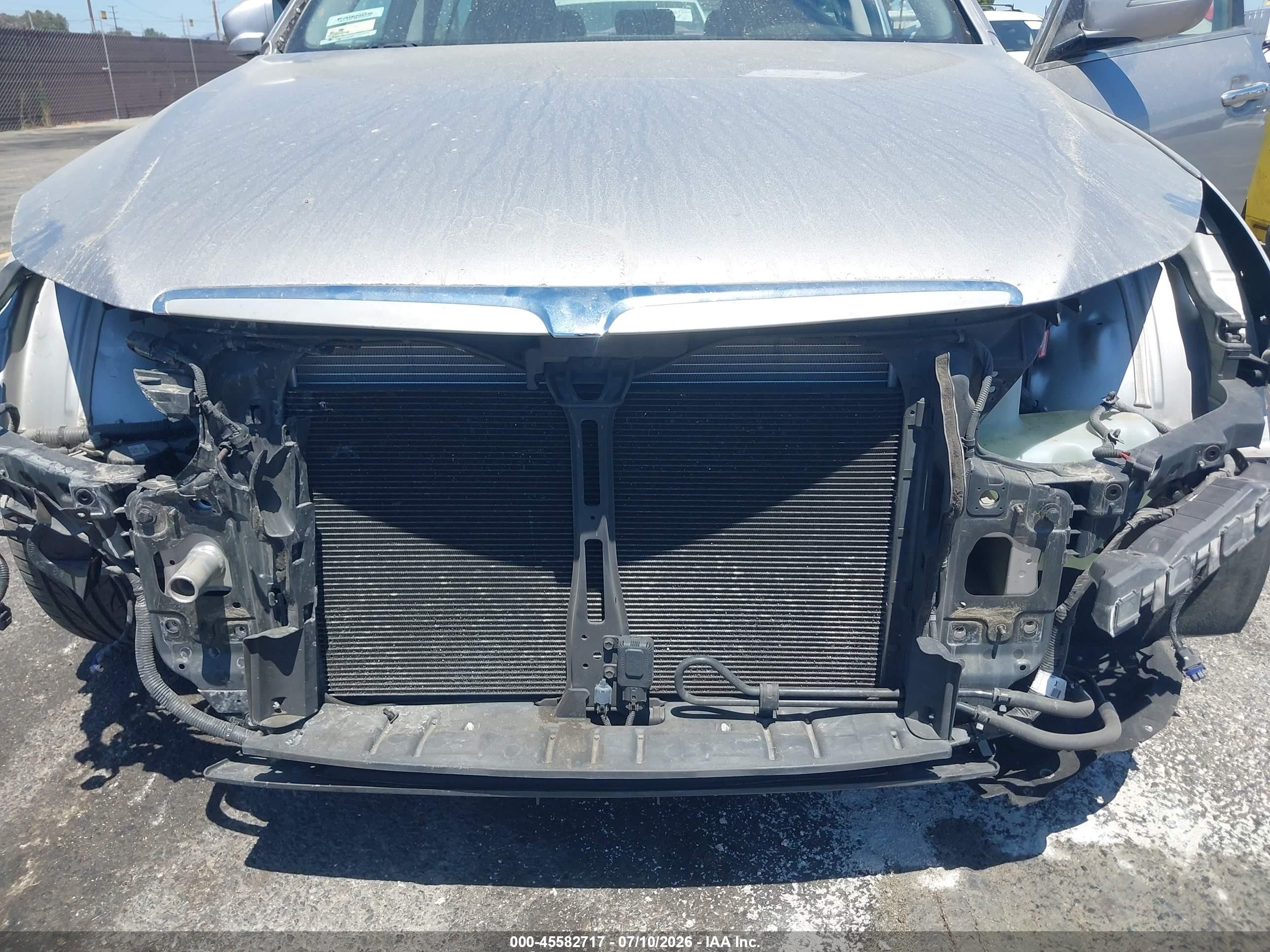 2013 Hyundai Genesis 3.8 Silver vin: KMHGC4DD0DU247443