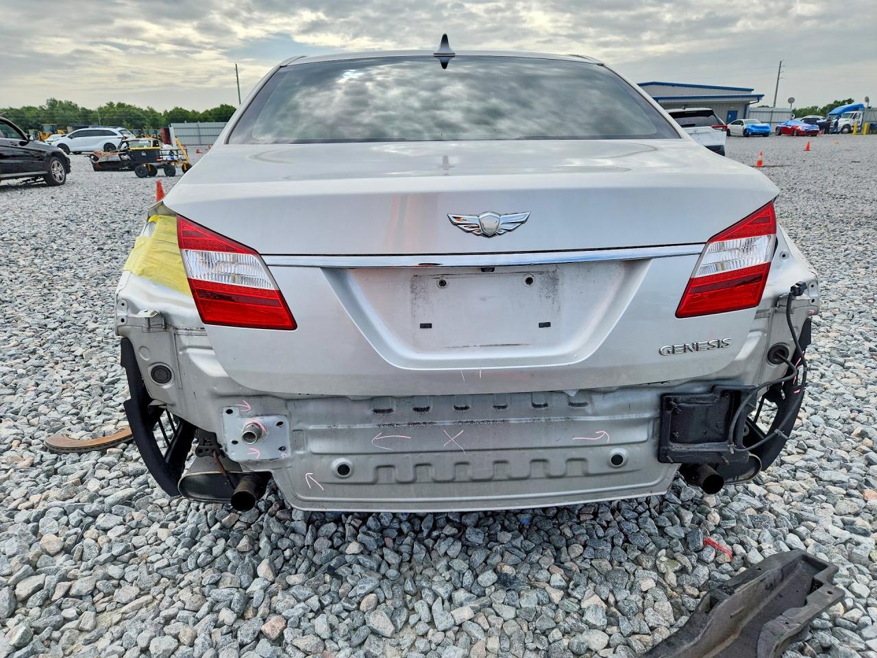 2012 Hyundai Genesis 3.8l Серебряный vin: KMHGC4DD1CU158253