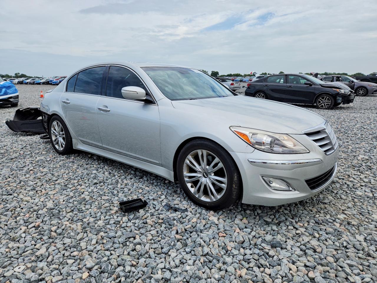 2012 Hyundai Genesis 3.8l Серебряный vin: KMHGC4DD1CU158253