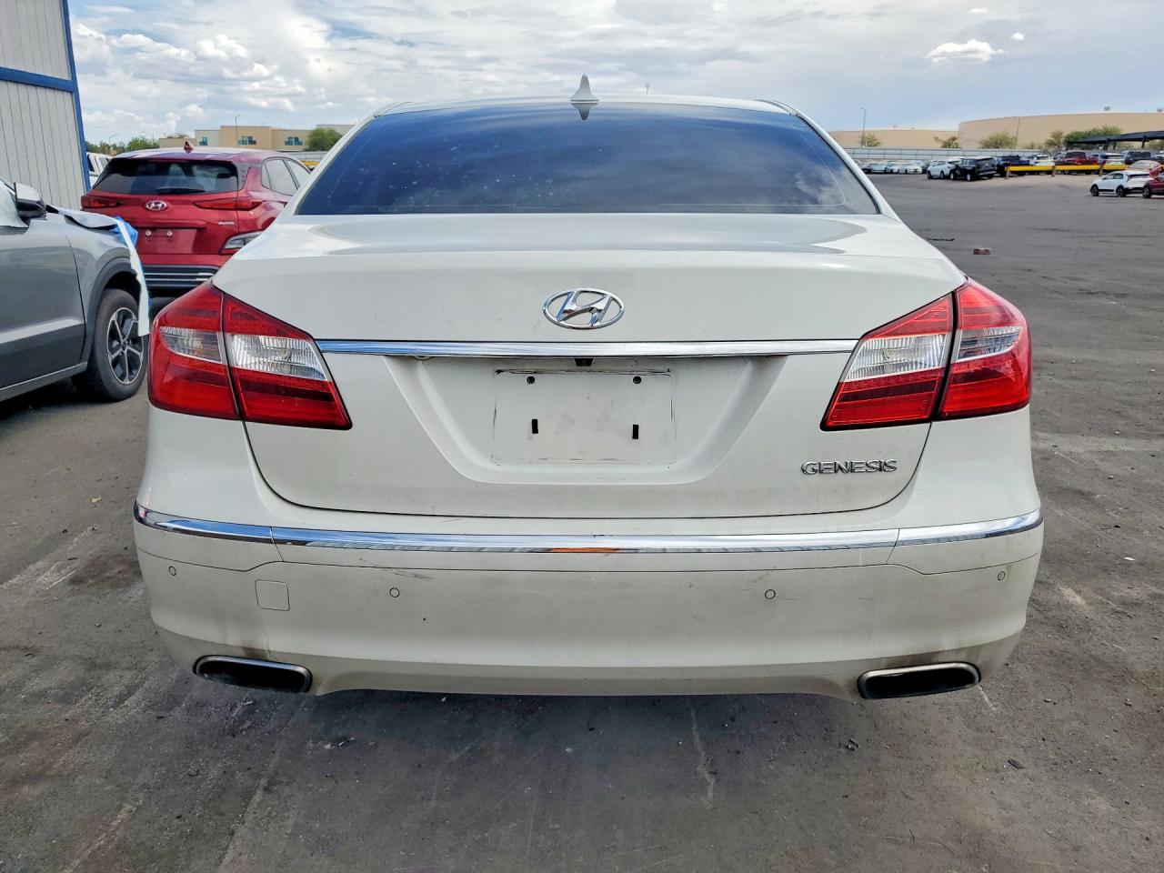 2012 Hyundai Genesis 3.8l White vin: KMHGC4DD1CU194363