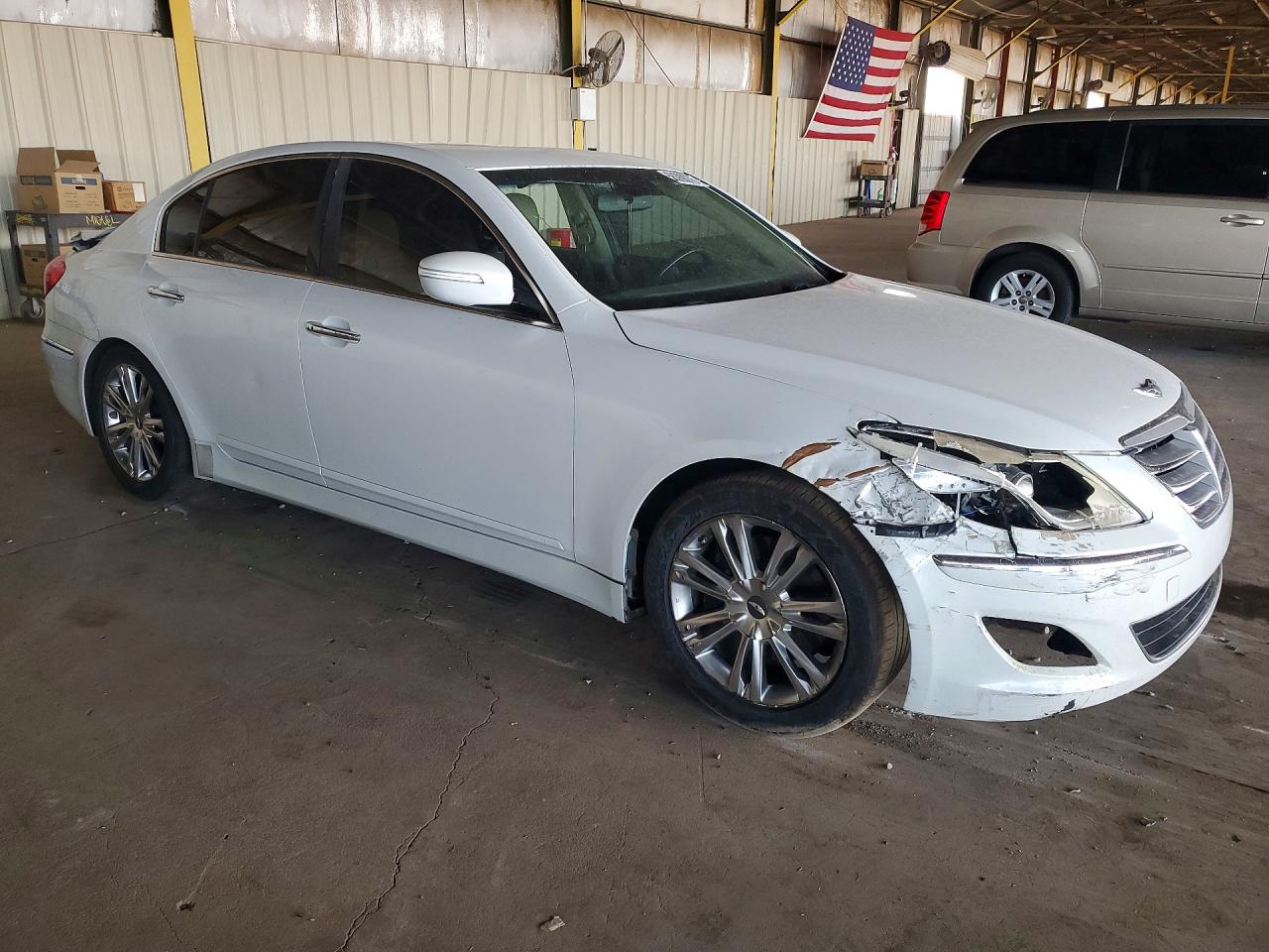2012 Hyundai Genesis 3.8l Белый vin: KMHGC4DD1CU196761