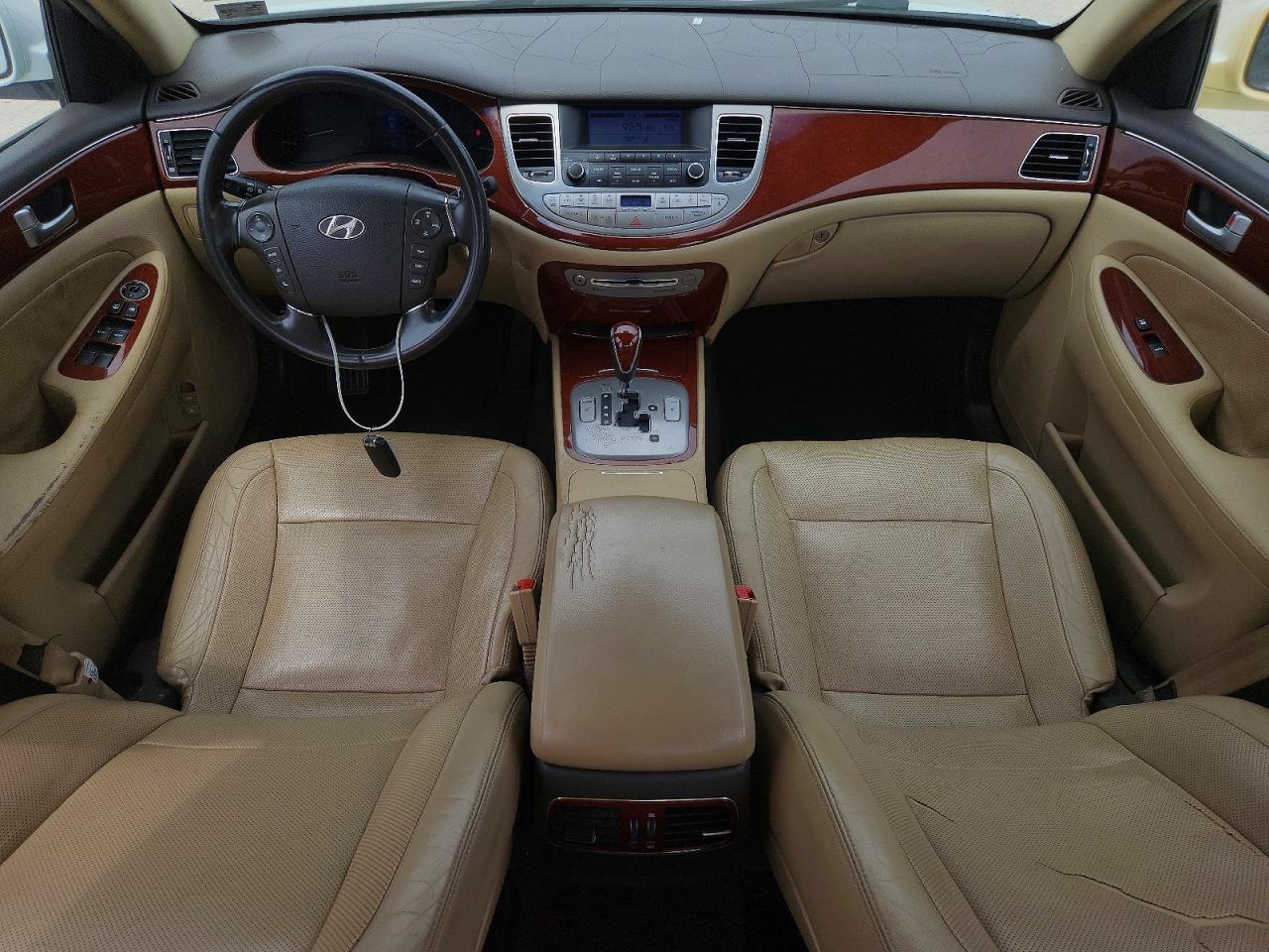 2012 Hyundai Genesis 3.8l White vin: KMHGC4DD1CU198915