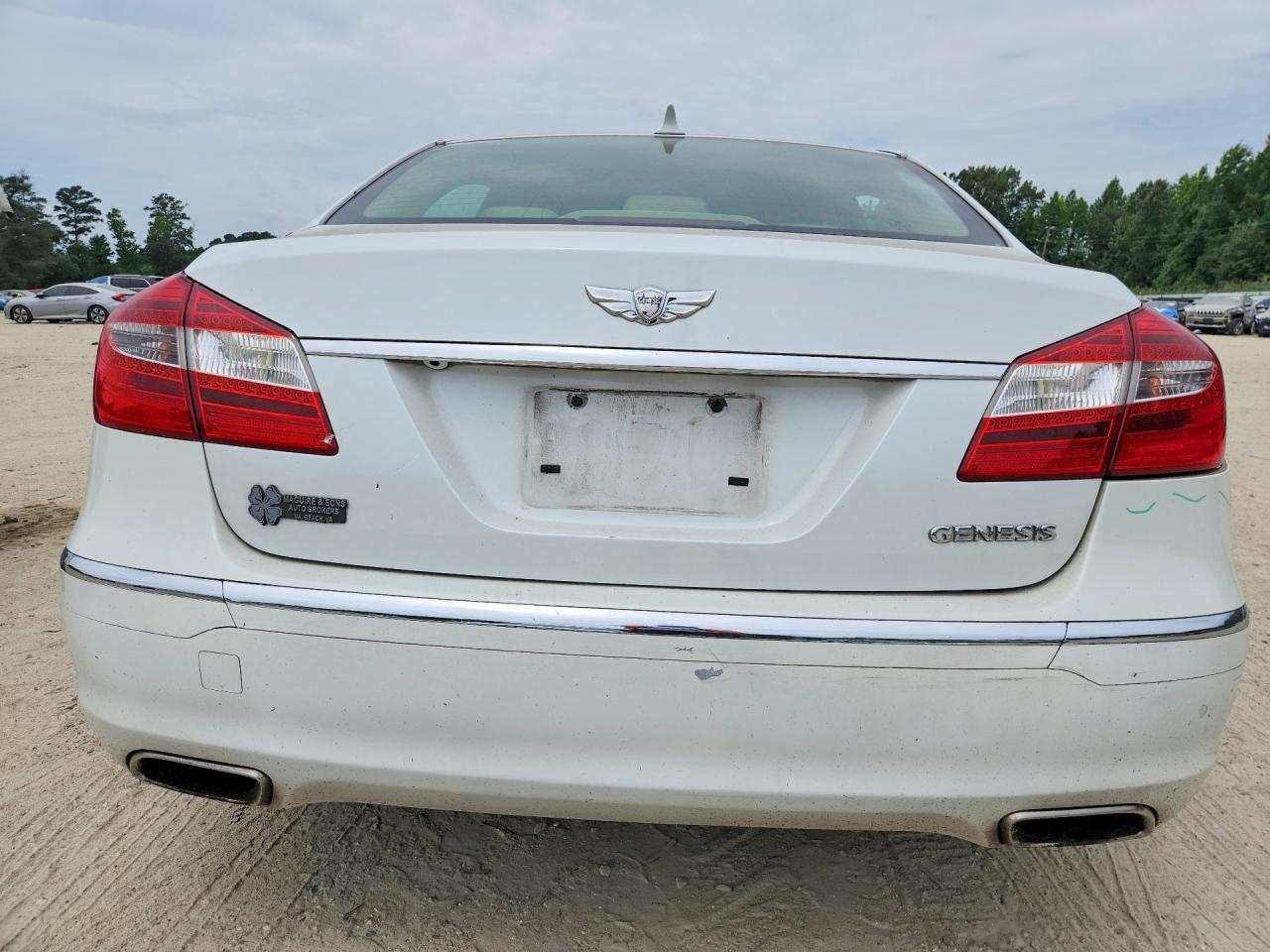 2012 Hyundai Genesis 3.8l White vin: KMHGC4DD1CU198915