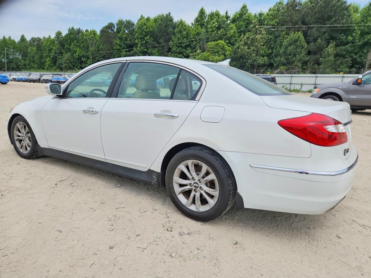 2012 Hyundai Genesis 3.8l White vin: KMHGC4DD1CU198915