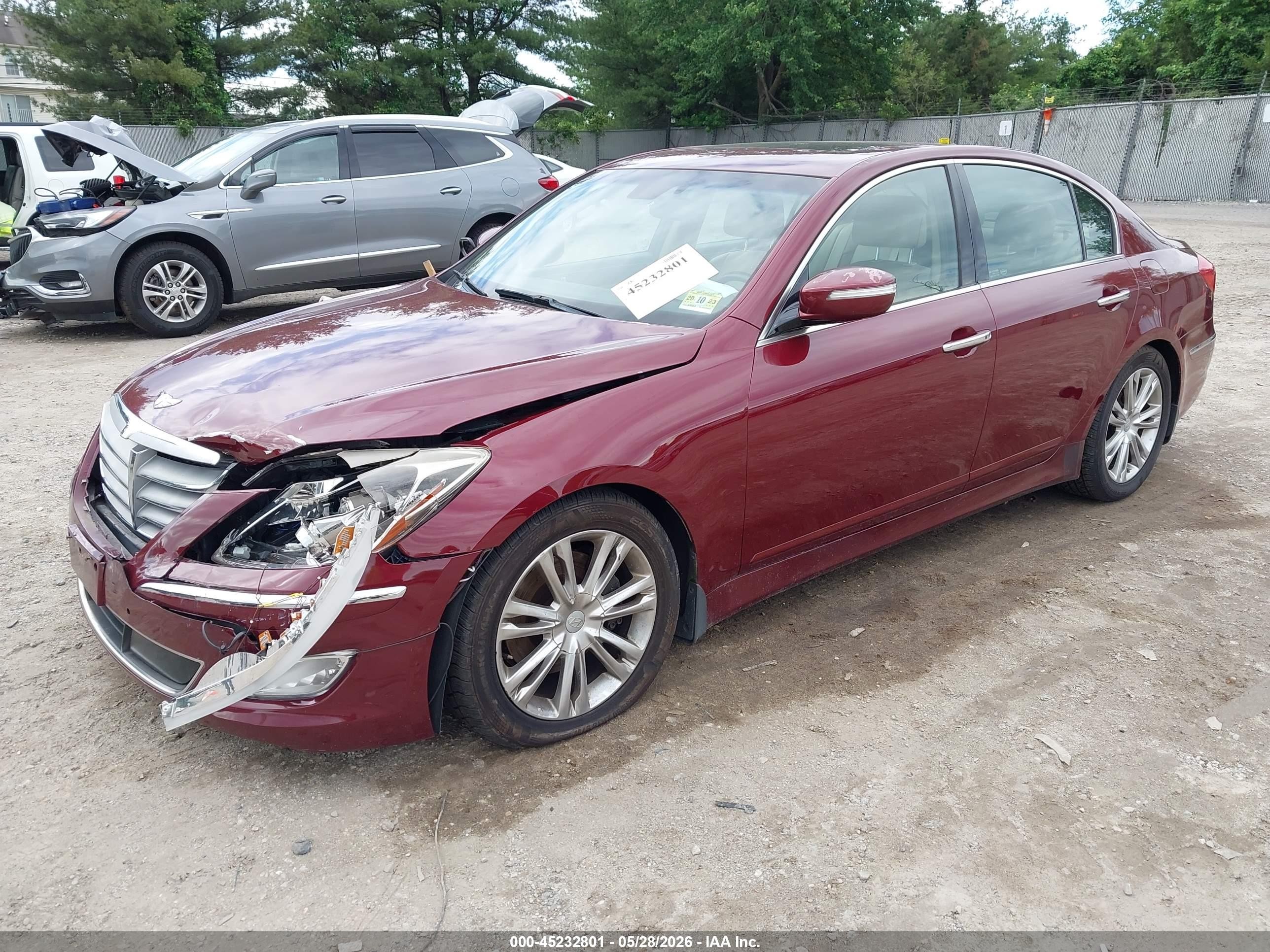 2012 Hyundai Genesis 3.8 Red vin: KMHGC4DD1CU203532