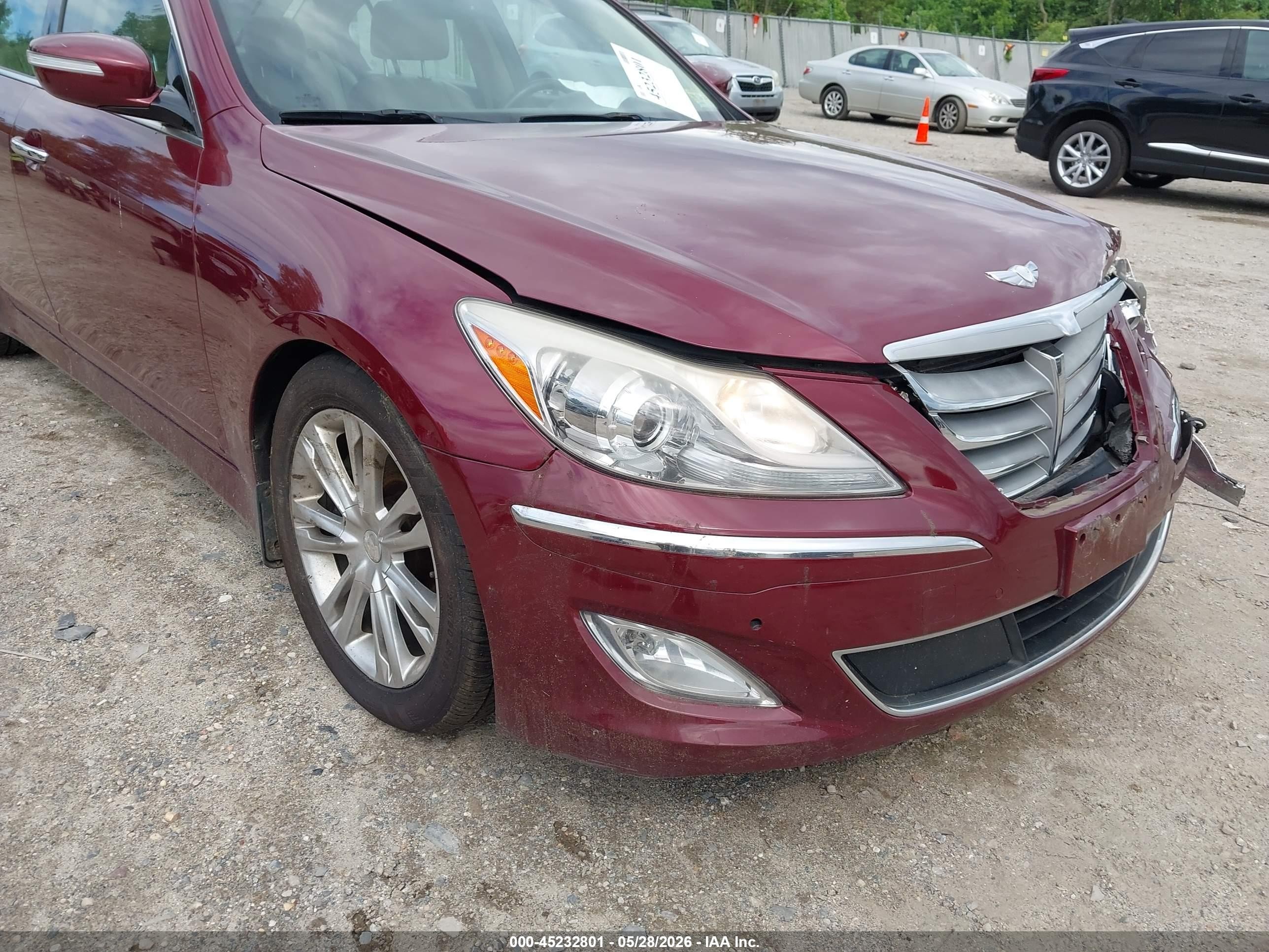 2012 Hyundai Genesis 3.8 Red vin: KMHGC4DD1CU203532