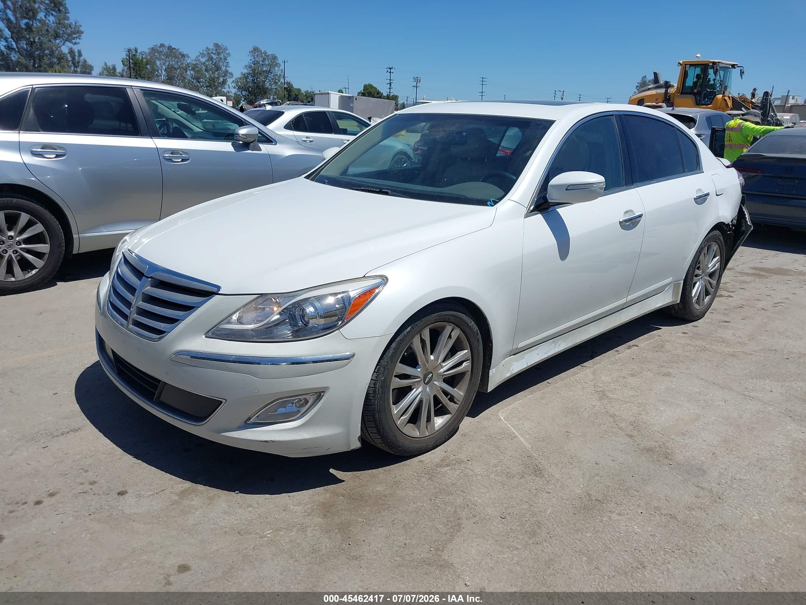 2012 Hyundai Genesis 3.8 White vin: KMHGC4DD1CU207192