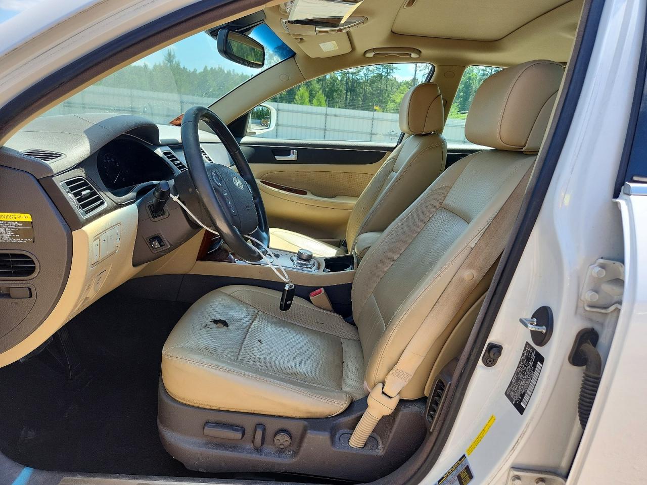 2012 Hyundai Genesis 3.8l White vin: KMHGC4DD1CU211713