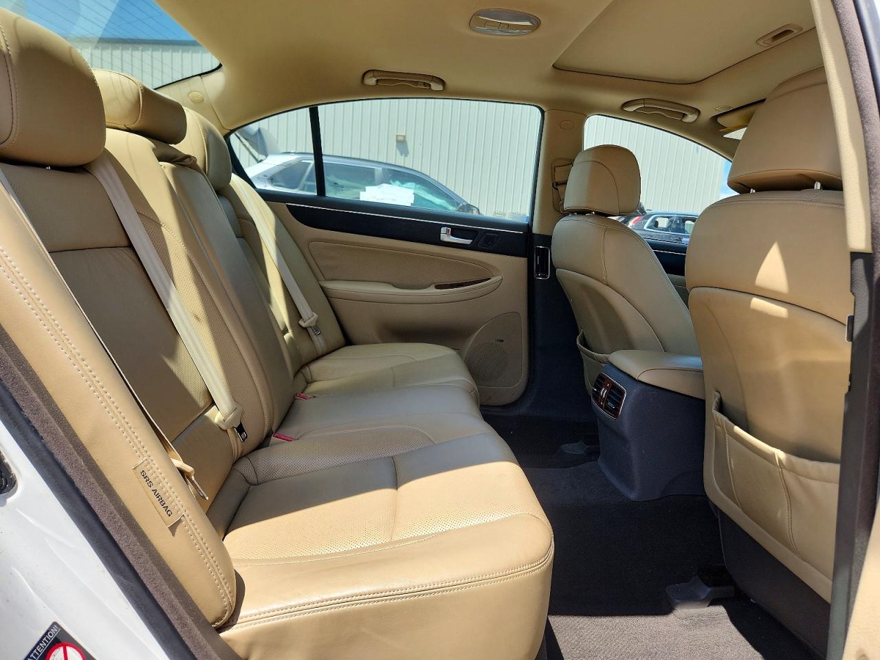 2012 Hyundai Genesis 3.8l White vin: KMHGC4DD1CU211713
