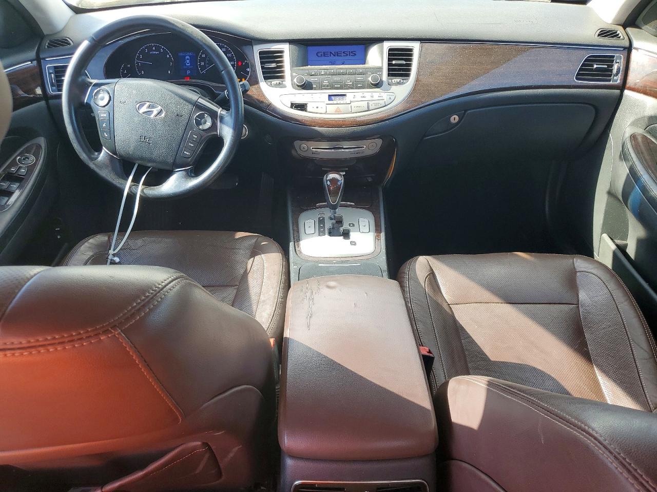 2013 Hyundai Genesis 3.8l White vin: KMHGC4DD1DU227735