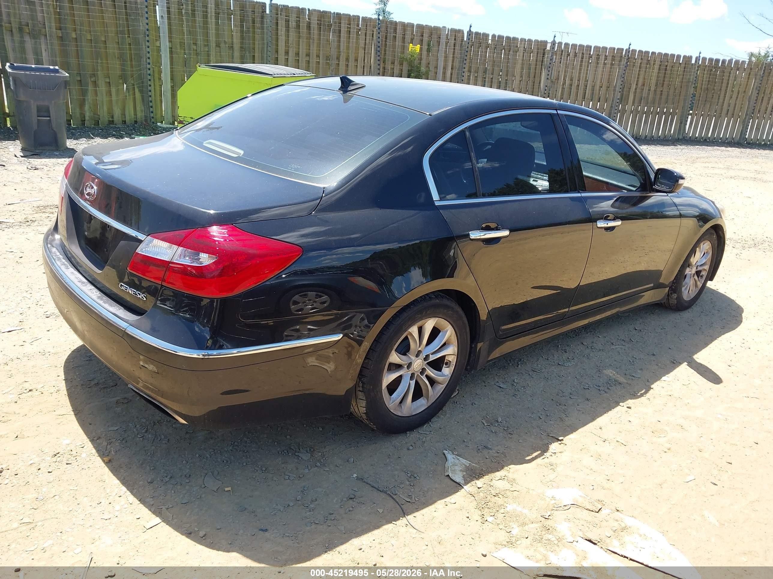 2013 Hyundai Genesis 3.8 Black vin: KMHGC4DD1DU233521