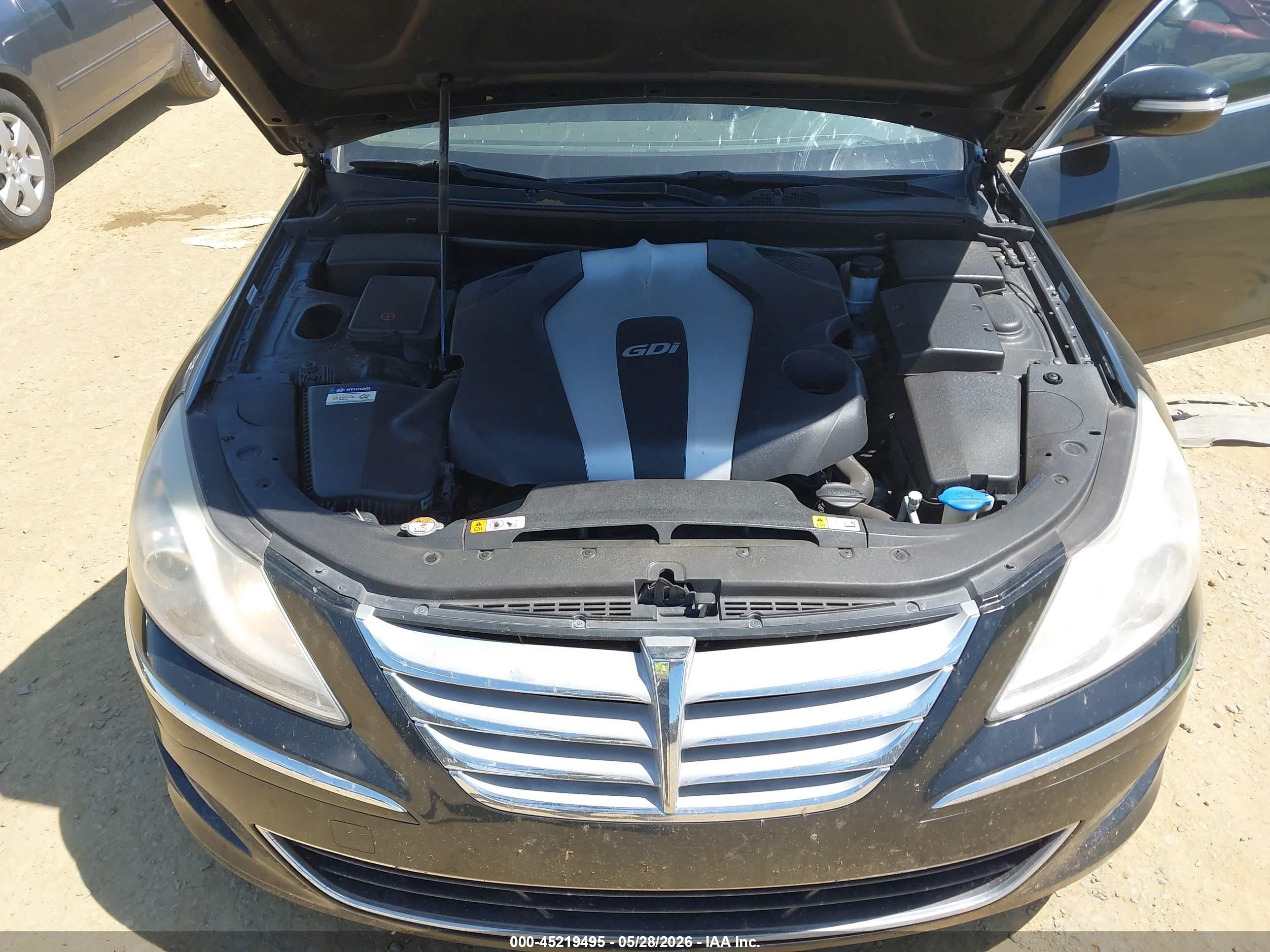 2013 Hyundai Genesis 3.8 Black vin: KMHGC4DD1DU233521