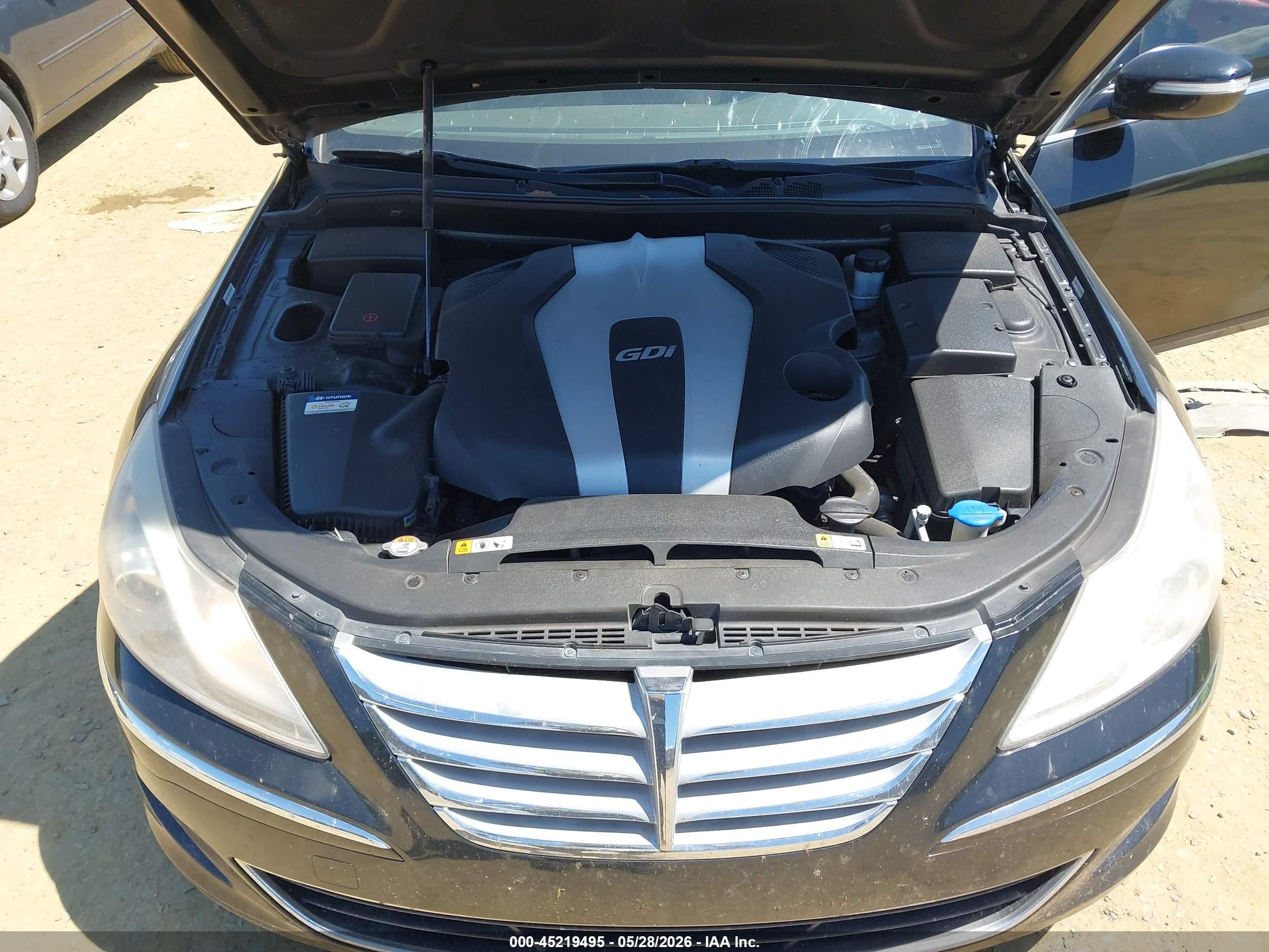 2013 Hyundai Genesis 3.8 Black vin: KMHGC4DD1DU233521