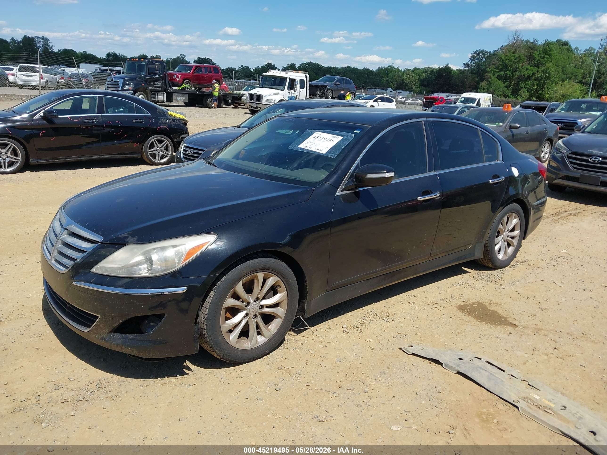 2013 Hyundai Genesis 3.8 Black vin: KMHGC4DD1DU233521