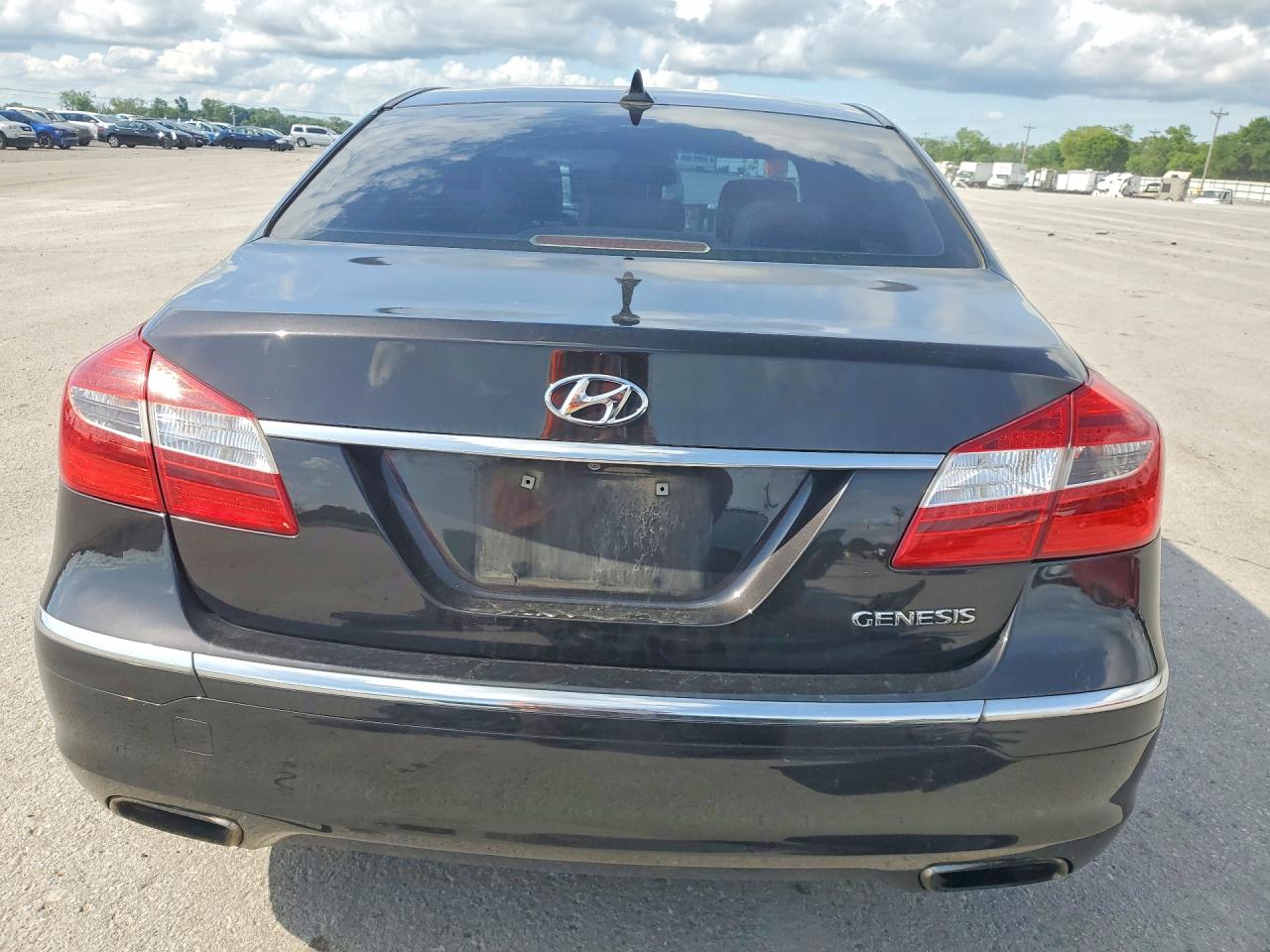 2013 Hyundai Genesis 3.8l Black vin: KMHGC4DD1DU243112
