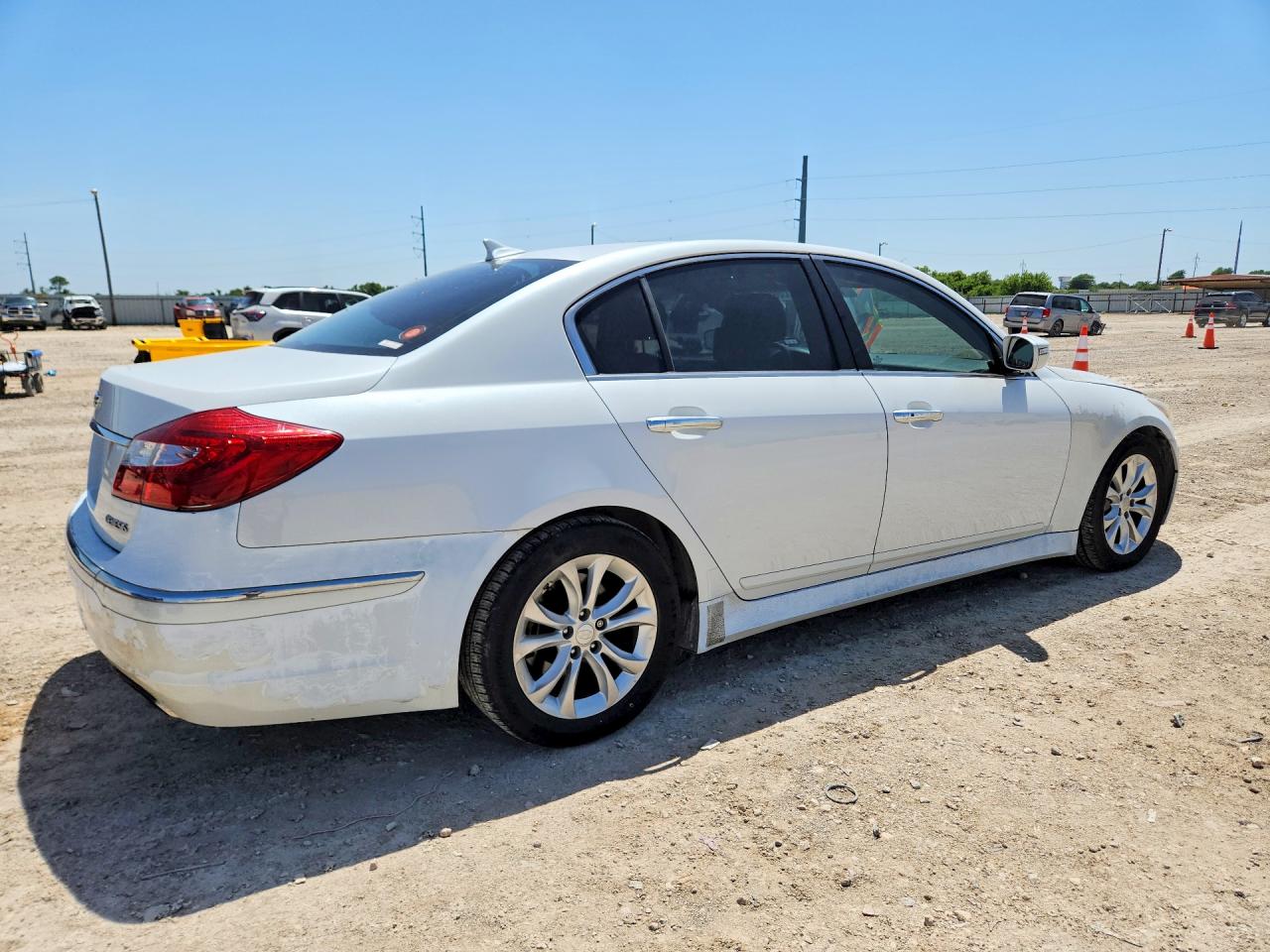 2013 Hyundai Genesis 3.8l White vin: KMHGC4DD1DU245393
