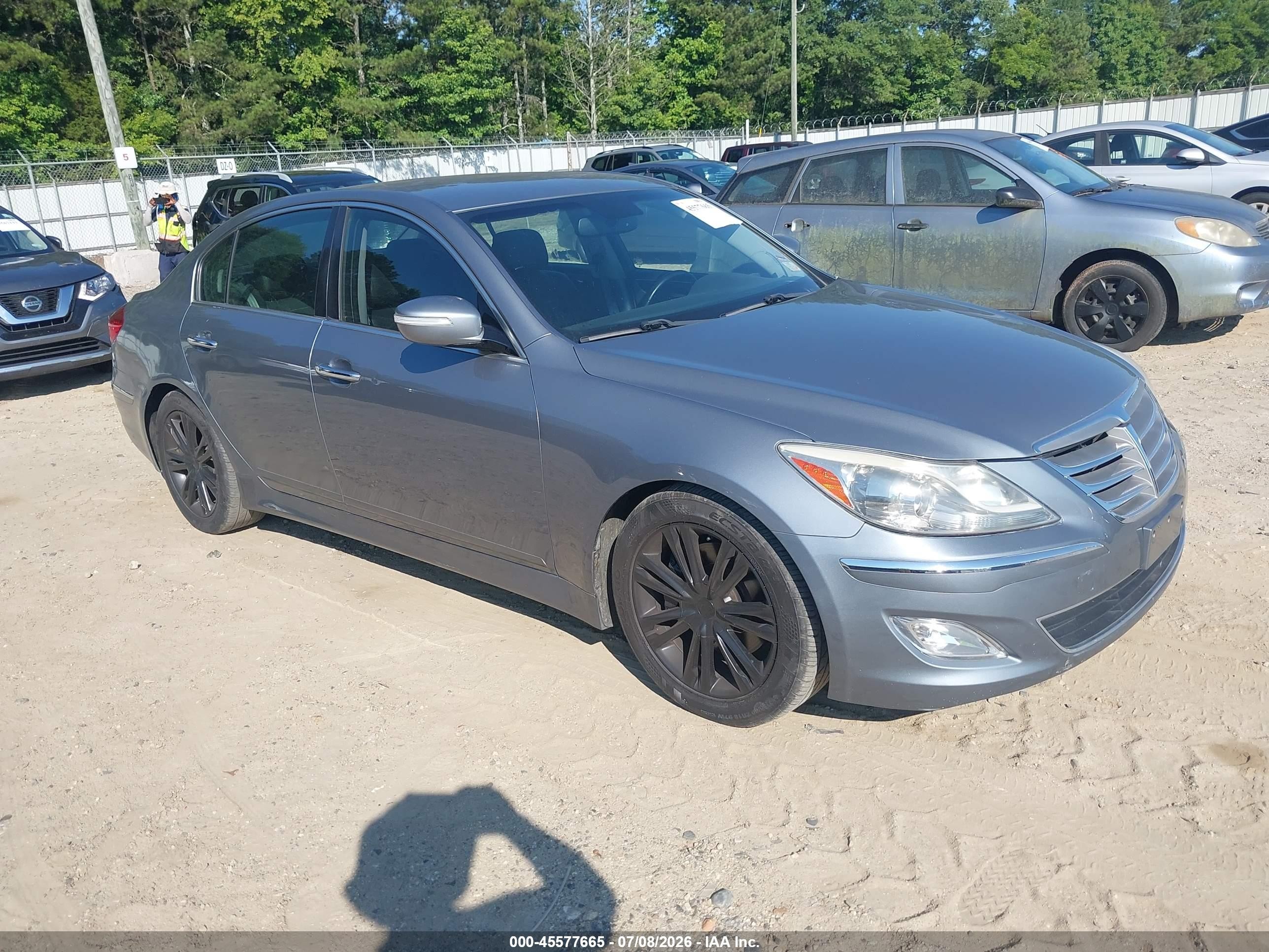 2014 Hyundai Genesis 3.8 Gray vin: KMHGC4DD1EU260025