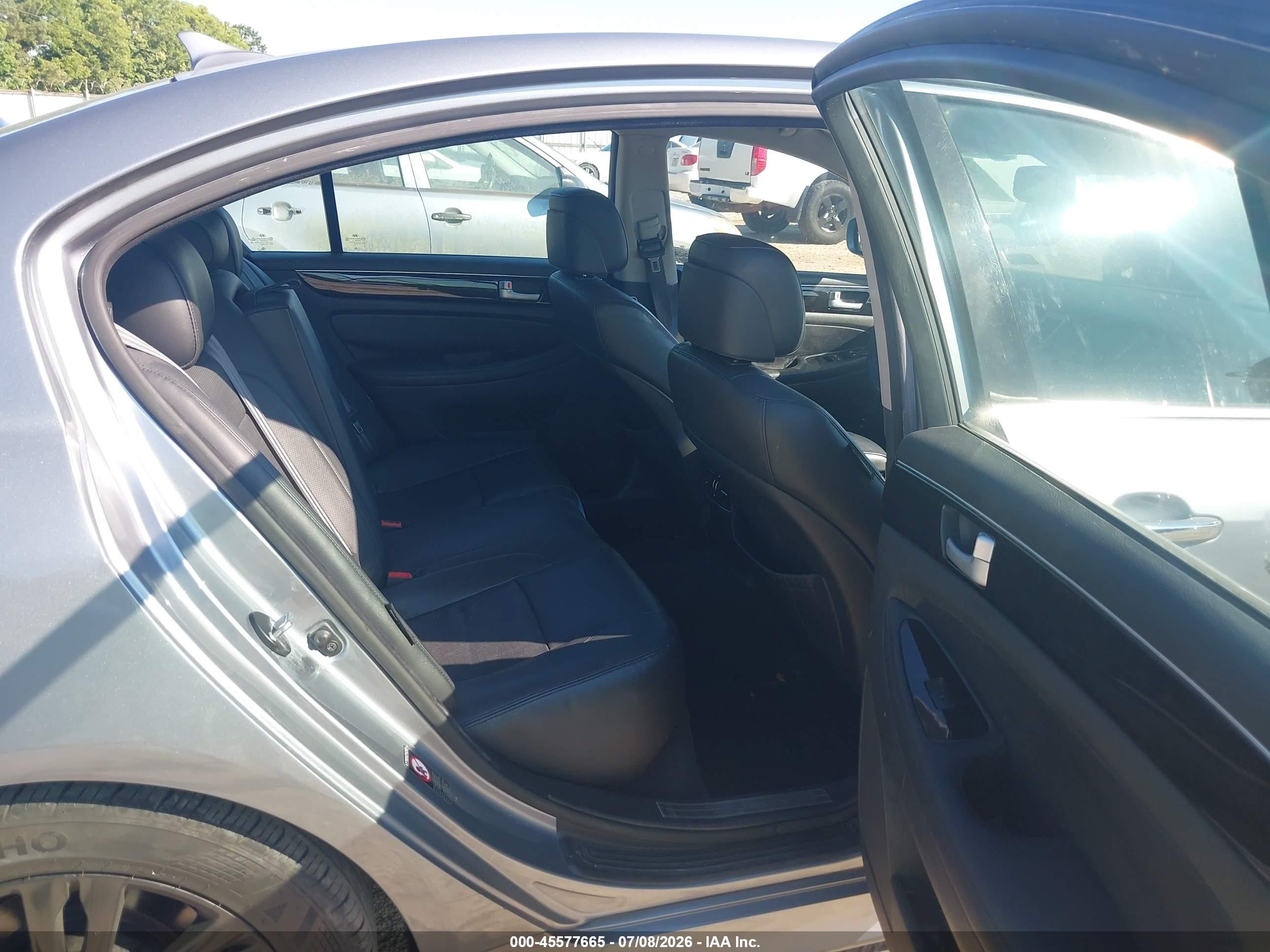 2014 Hyundai Genesis 3.8 Gray vin: KMHGC4DD1EU260025