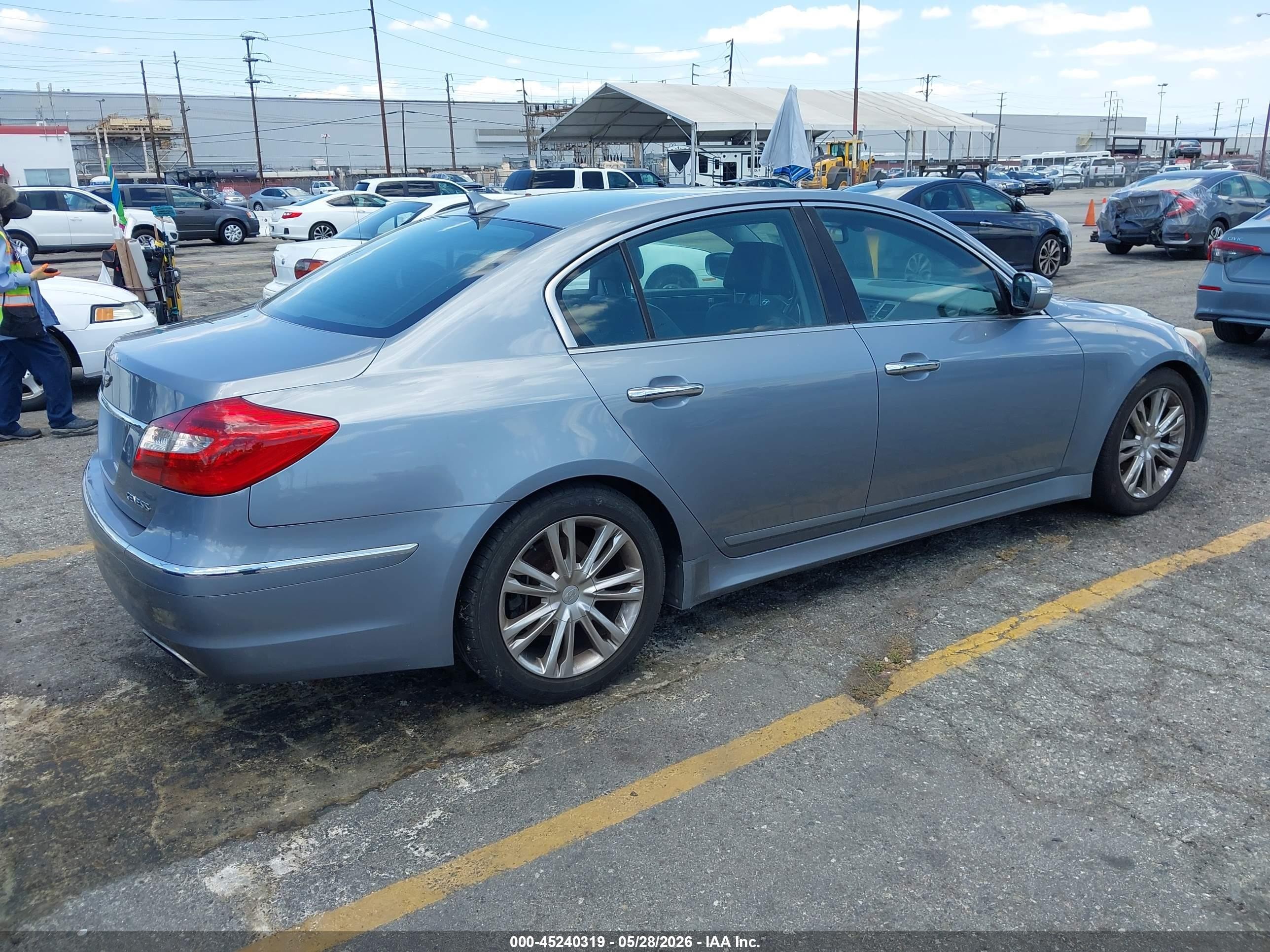 2014 Hyundai Genesis 3.8 Gray vin: KMHGC4DD1EU263152