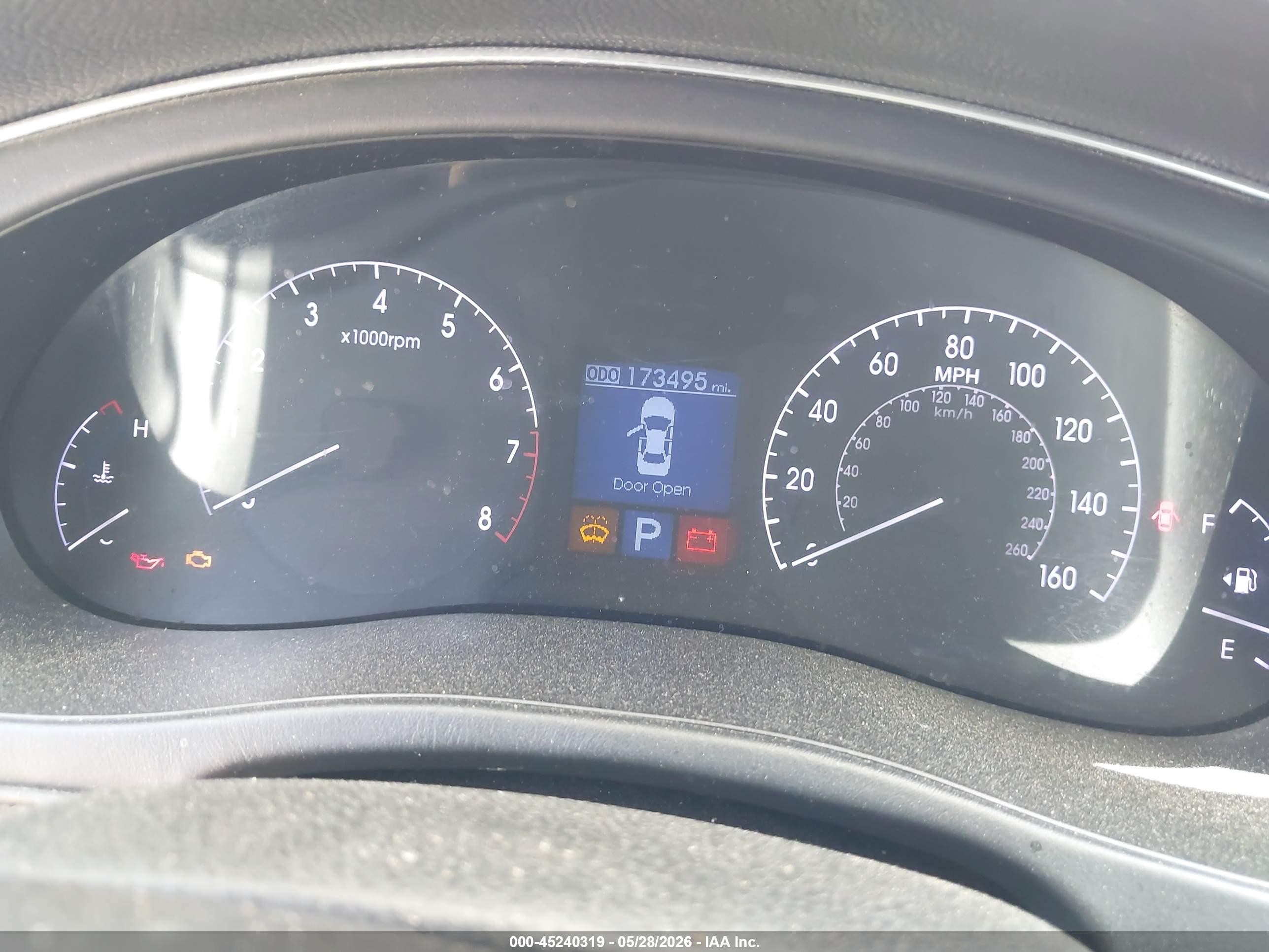 2014 Hyundai Genesis 3.8 Gray vin: KMHGC4DD1EU263152
