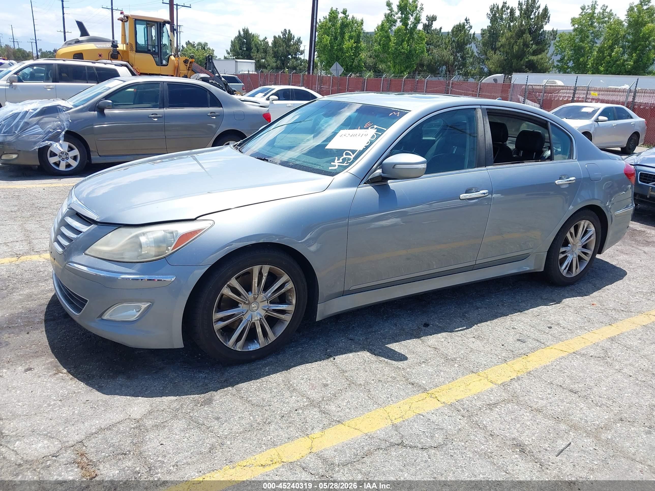 2014 Hyundai Genesis 3.8 Gray vin: KMHGC4DD1EU263152