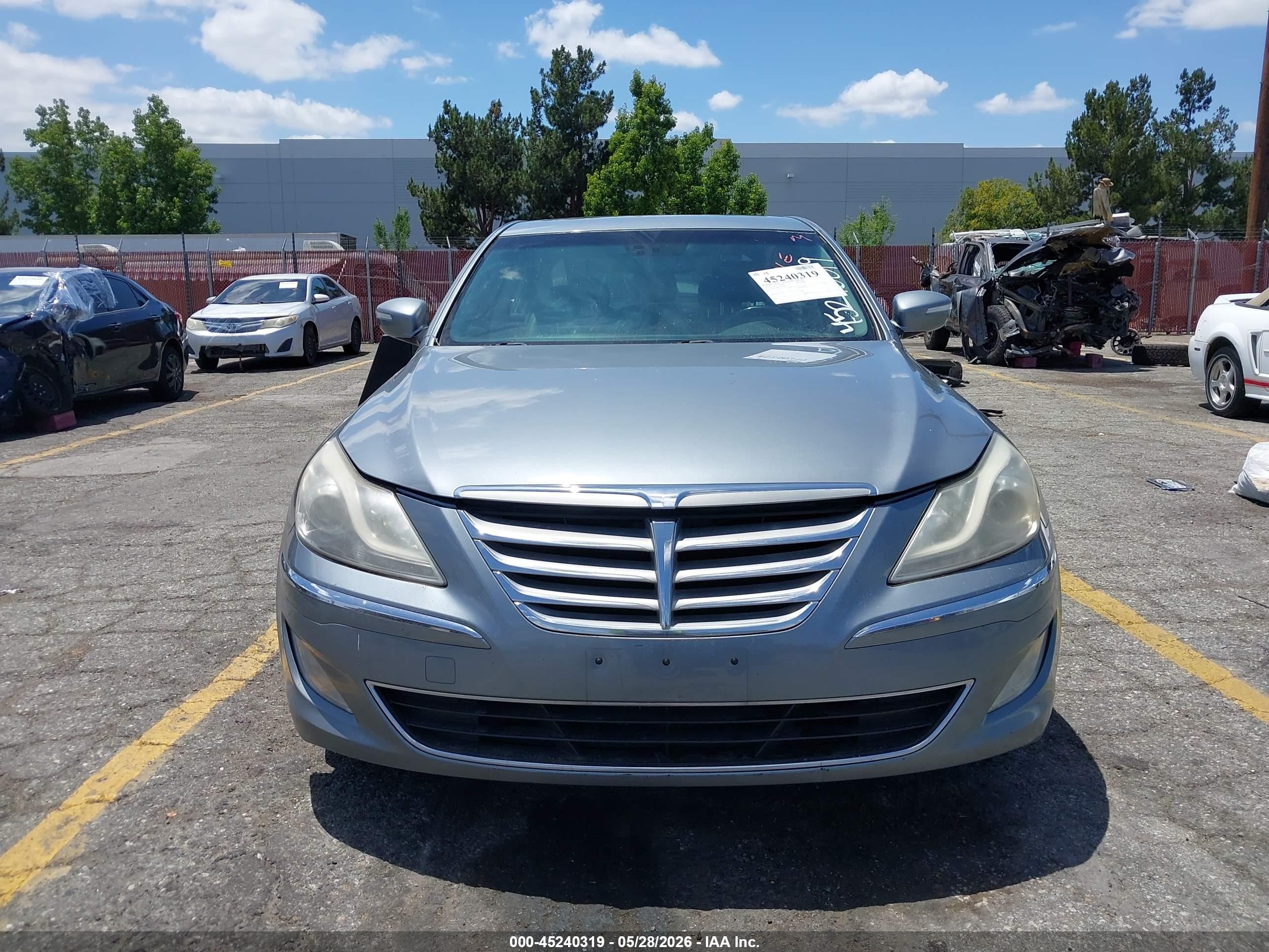2014 Hyundai Genesis 3.8 Gray vin: KMHGC4DD1EU263152
