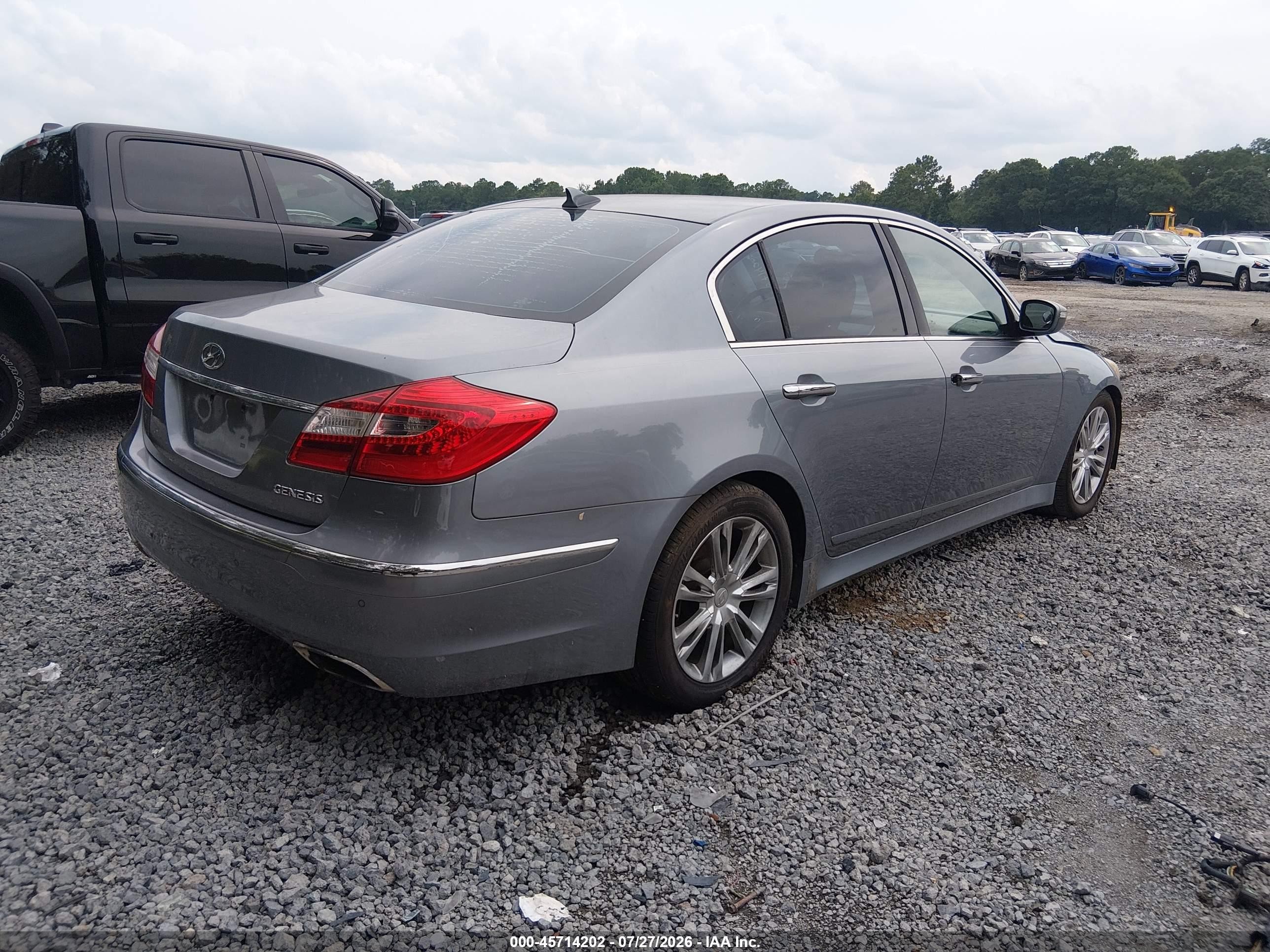 2014 Hyundai Genesis 3.8 Gray vin: KMHGC4DD1EU263670