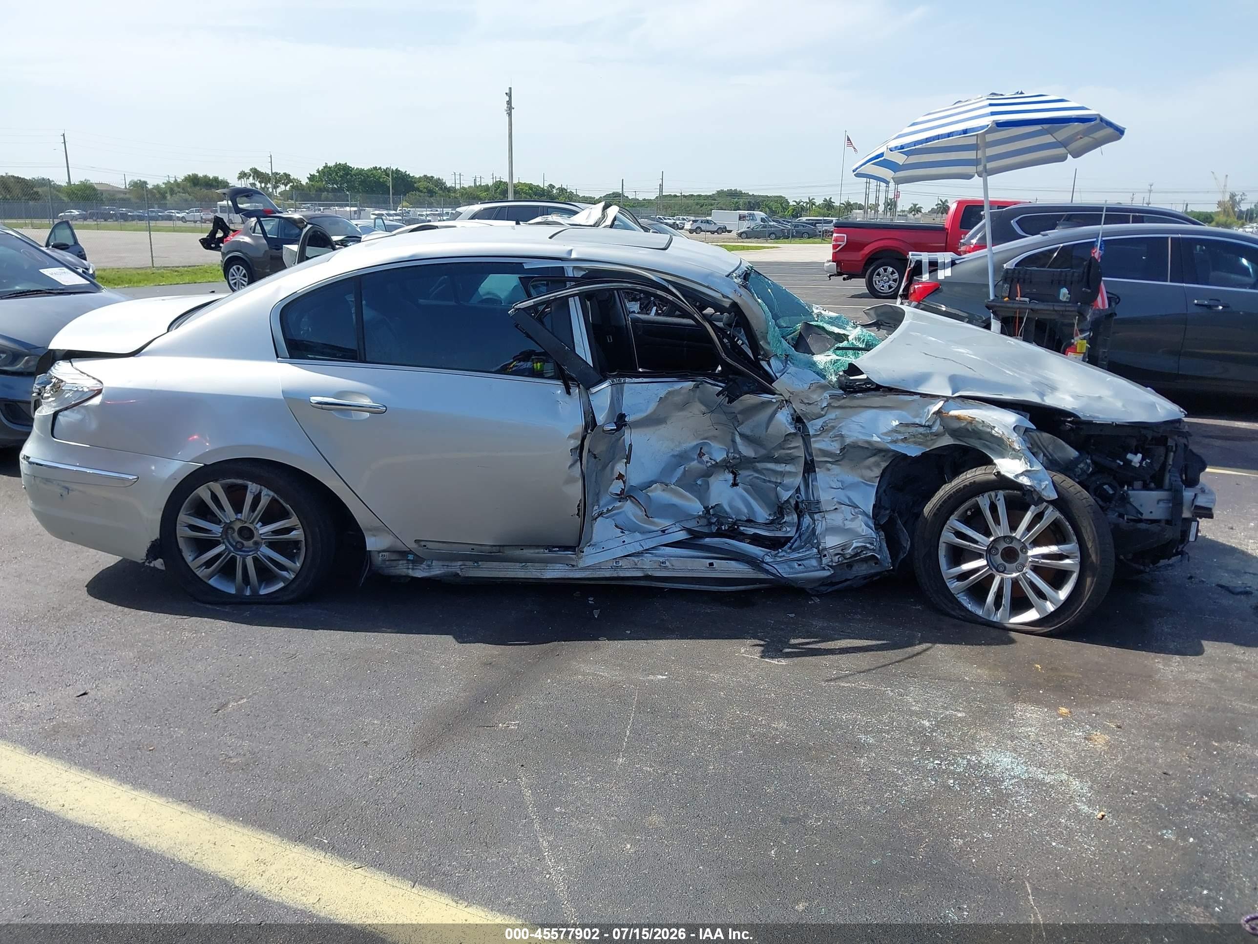 2012 Hyundai Genesis 3.8 Gray vin: KMHGC4DD2CU189690