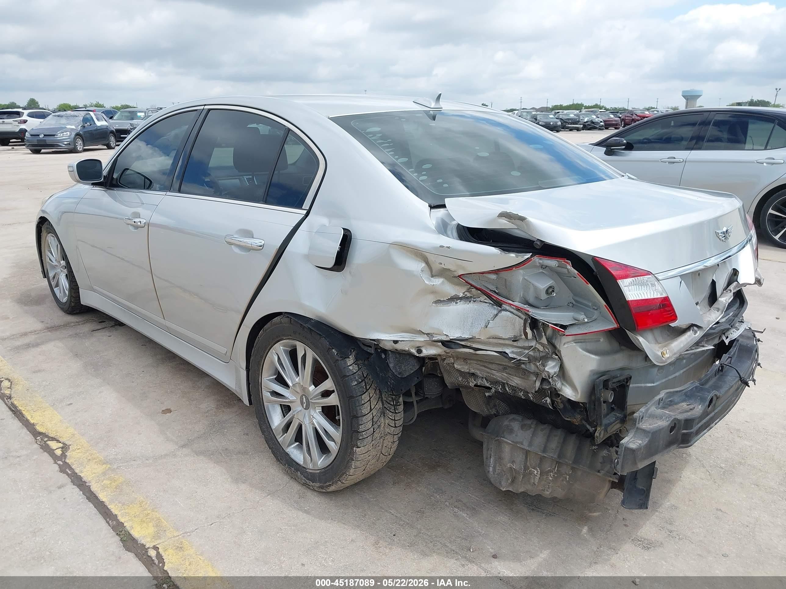 2012 Hyundai Genesis 3.8 Silver vin: KMHGC4DD2CU200851