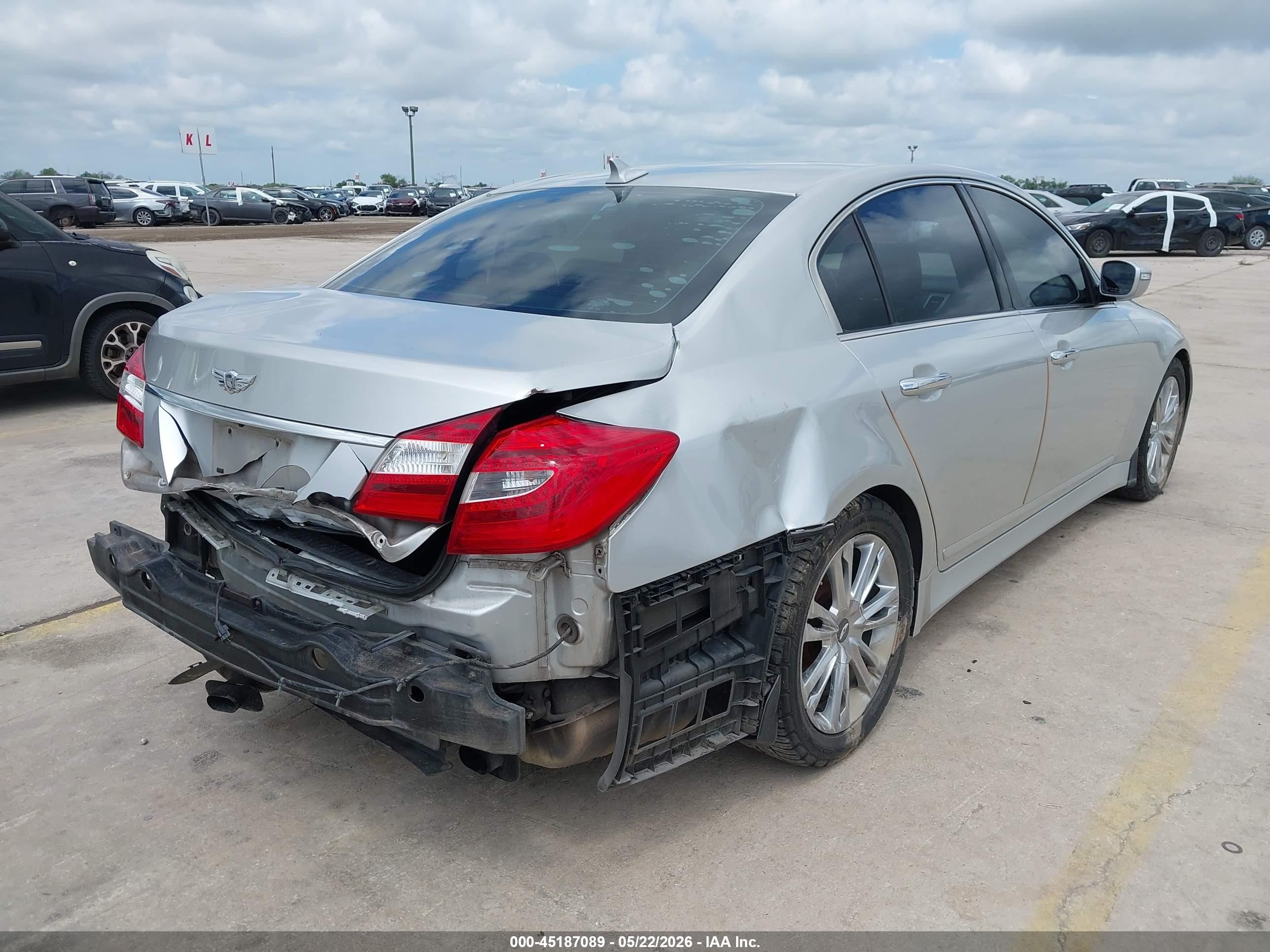 2012 Hyundai Genesis 3.8 Silver vin: KMHGC4DD2CU200851