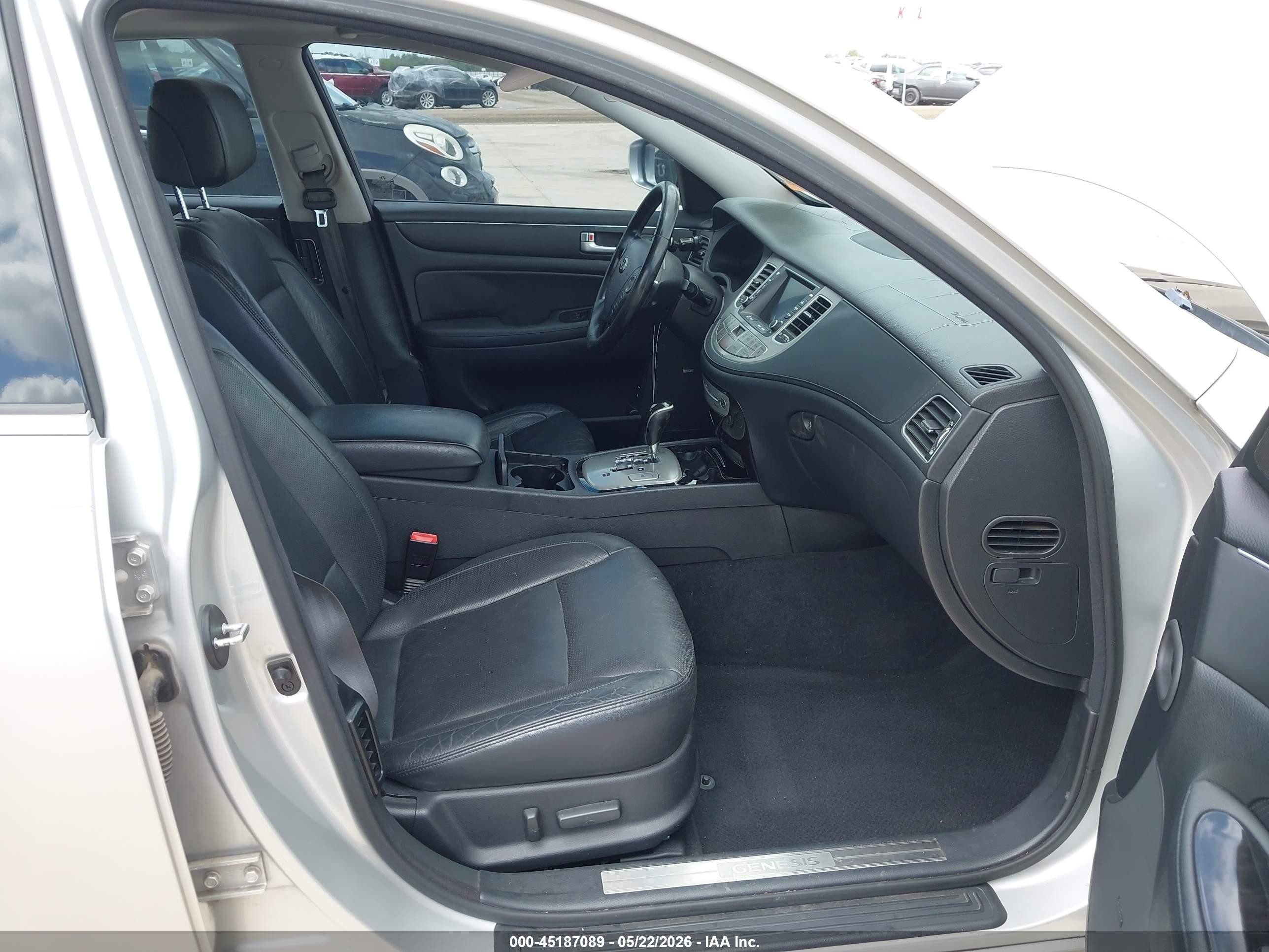 2012 Hyundai Genesis 3.8 Silver vin: KMHGC4DD2CU200851