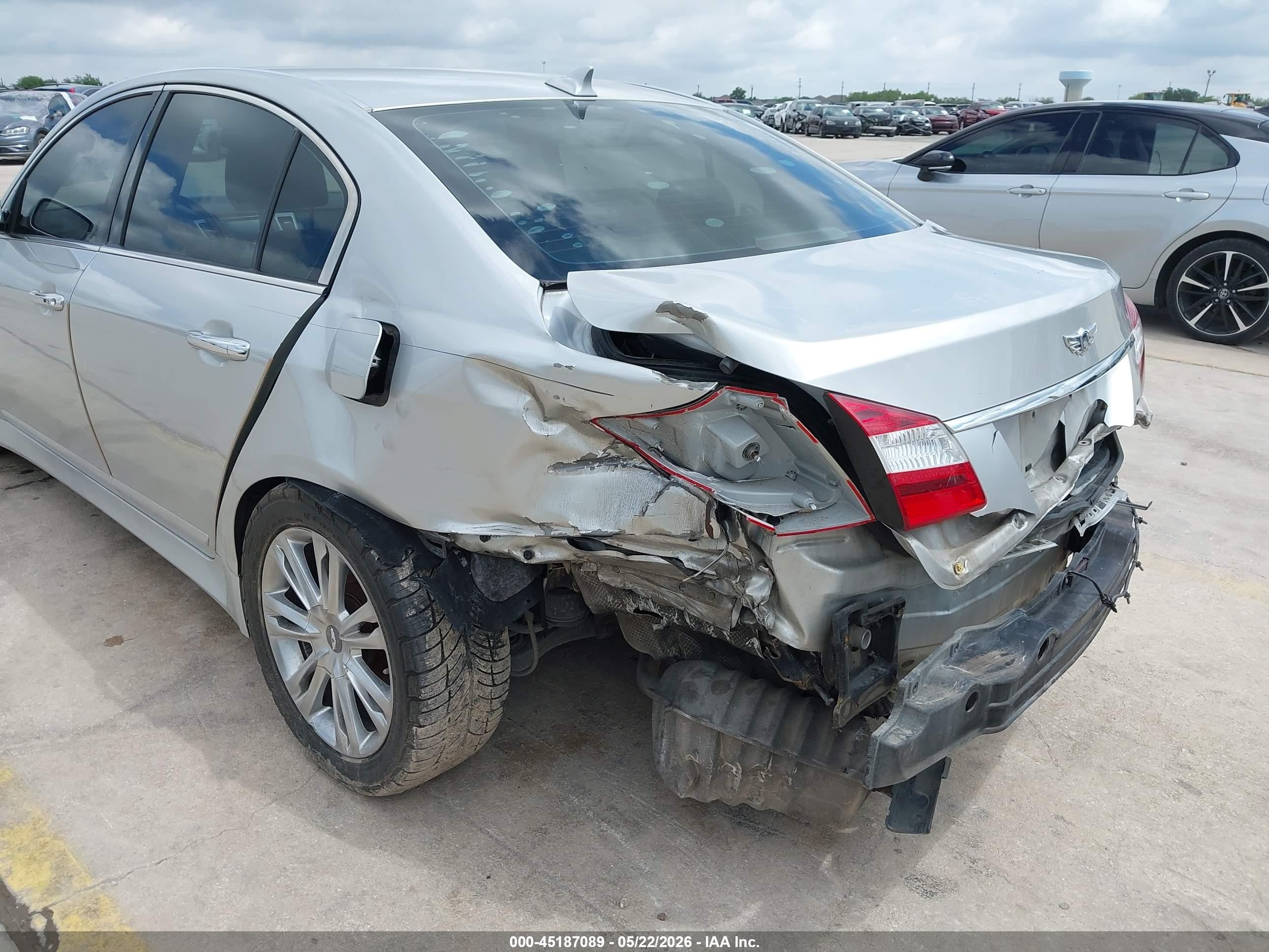 2012 Hyundai Genesis 3.8 Silver vin: KMHGC4DD2CU200851