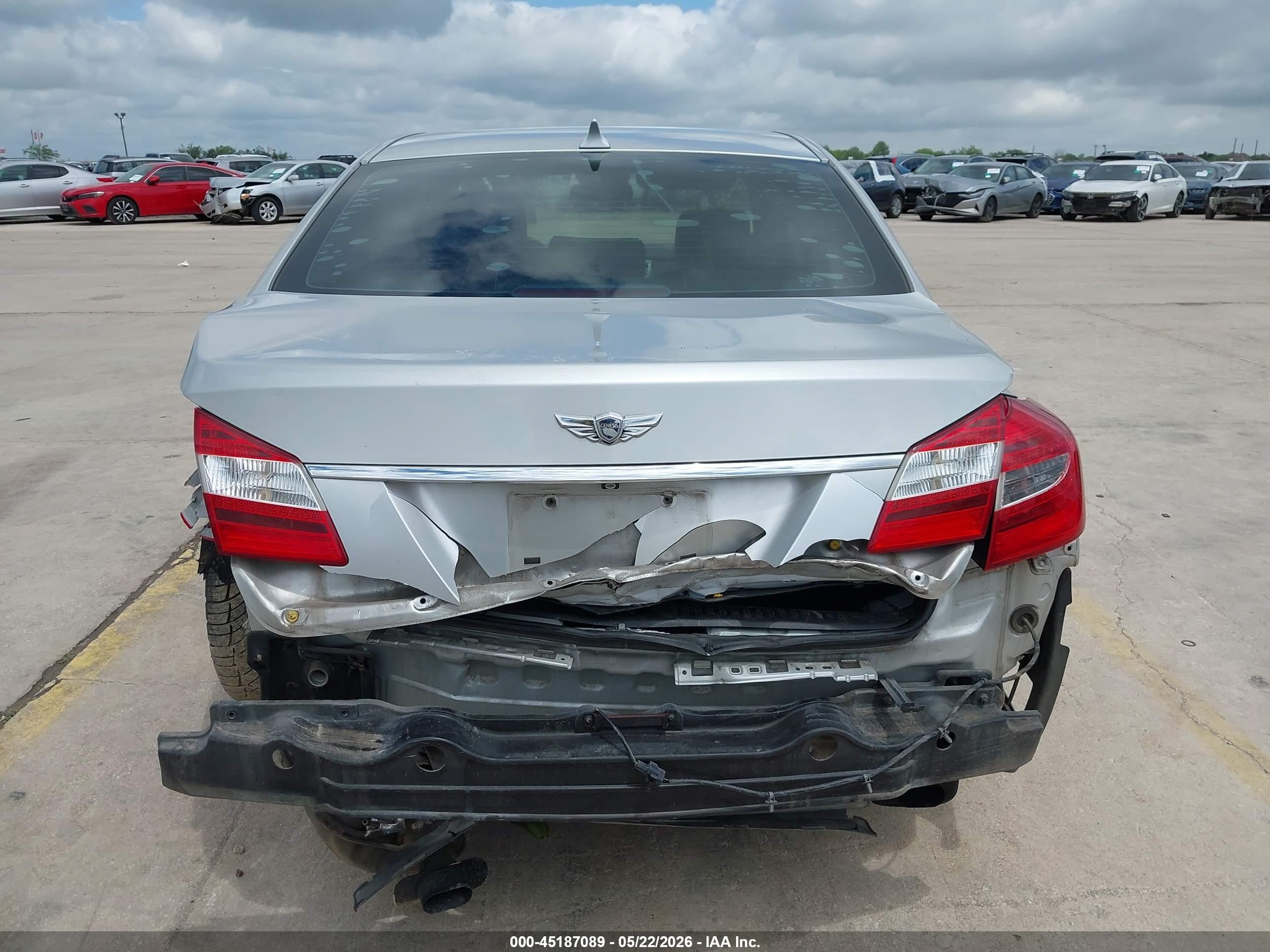 2012 Hyundai Genesis 3.8 Silver vin: KMHGC4DD2CU200851
