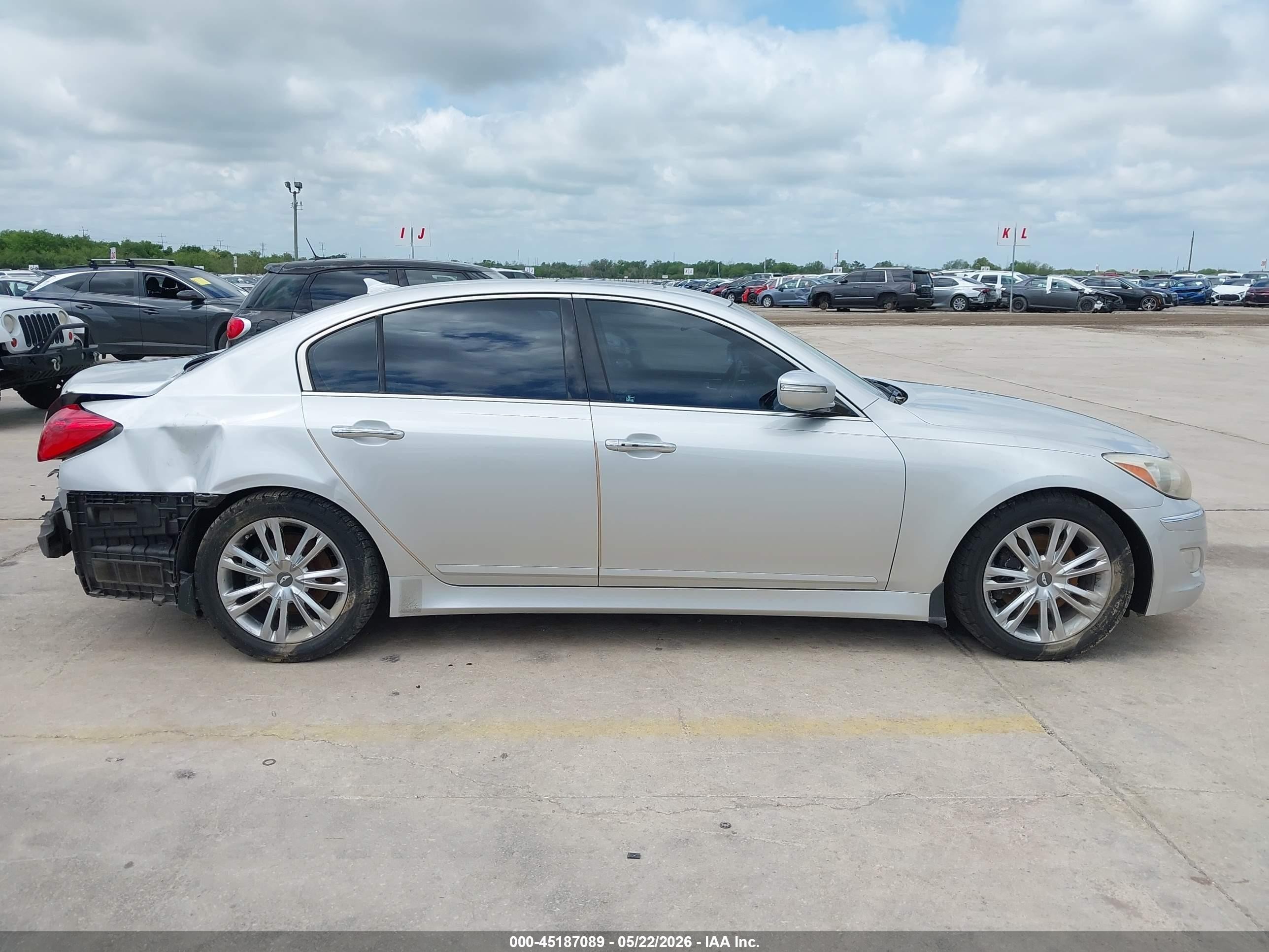 2012 Hyundai Genesis 3.8 Silver vin: KMHGC4DD2CU200851