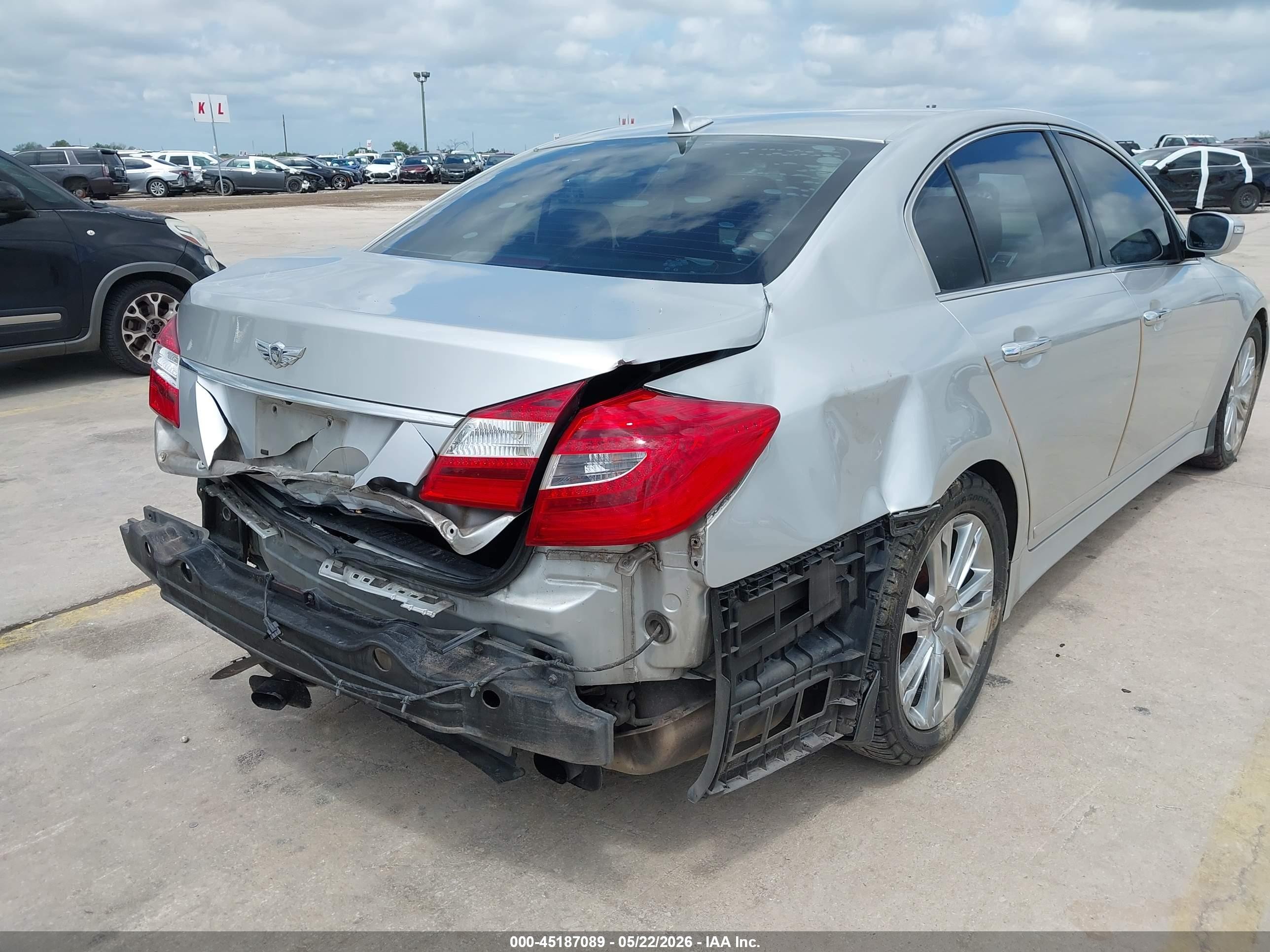 2012 Hyundai Genesis 3.8 Silver vin: KMHGC4DD2CU200851