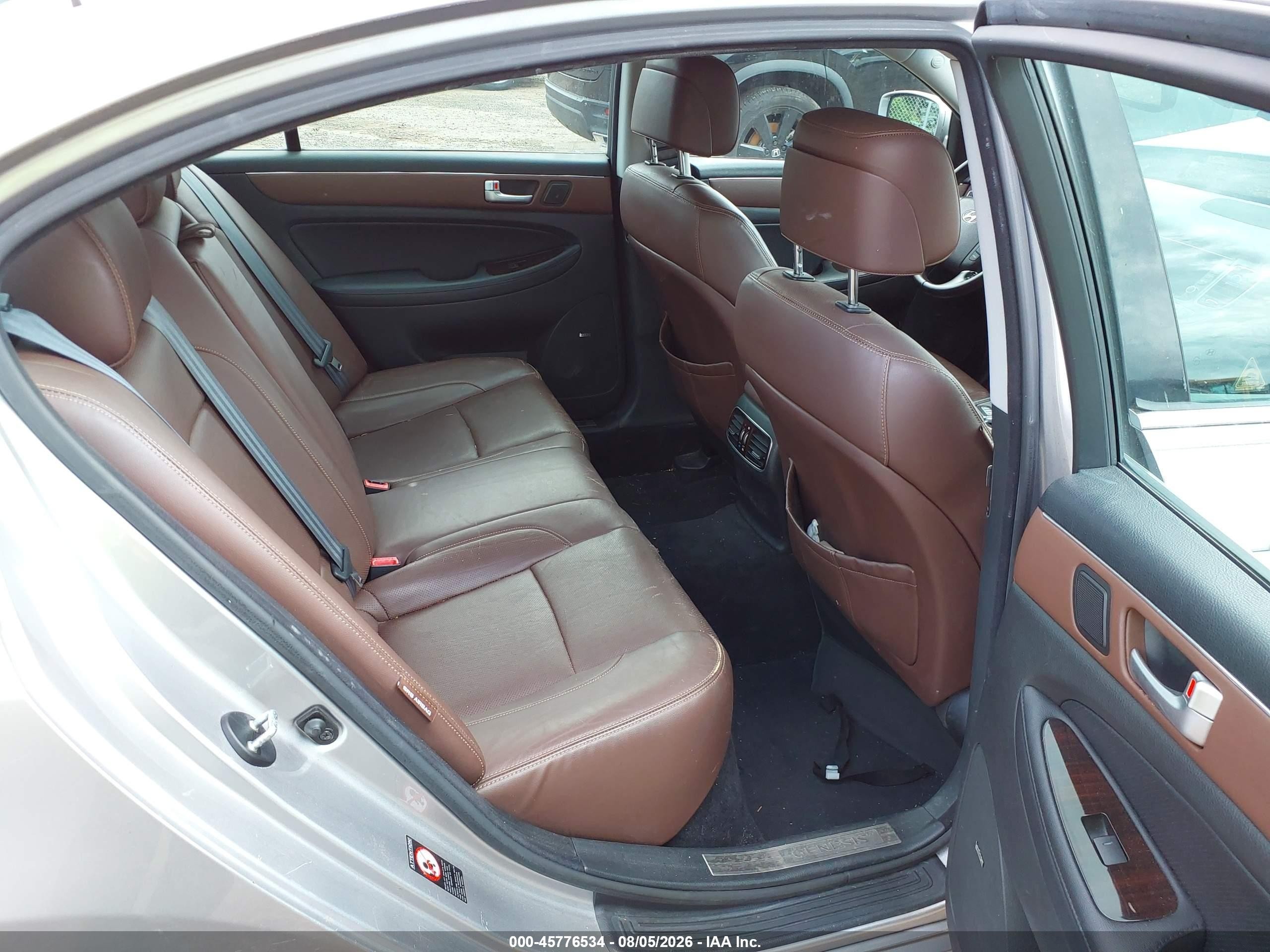 2012 Hyundai Genesis 3.8 Silver vin: KMHGC4DD2CU203359
