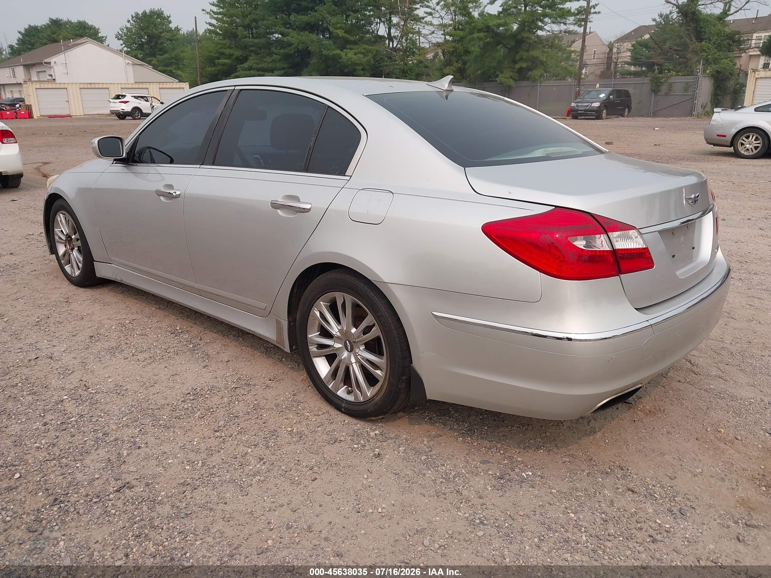 2012 Hyundai Genesis 3.8 Silver vin: KMHGC4DD2CU204821