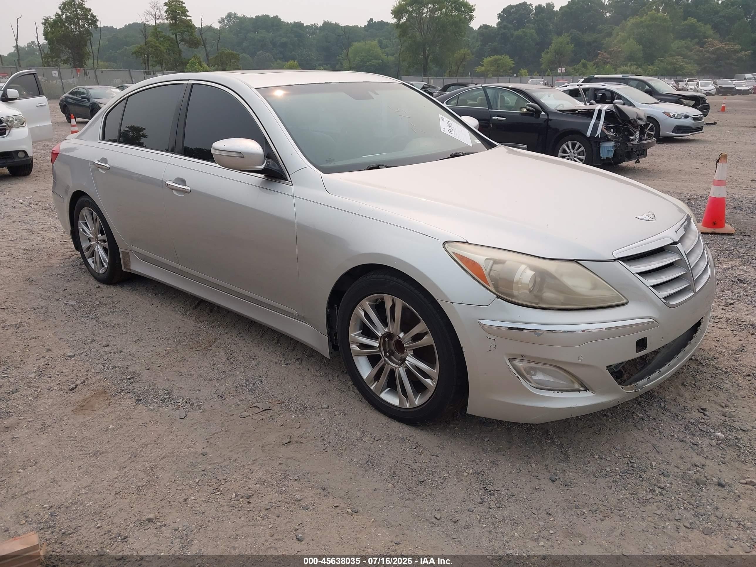 2012 Hyundai Genesis 3.8 Silver vin: KMHGC4DD2CU204821