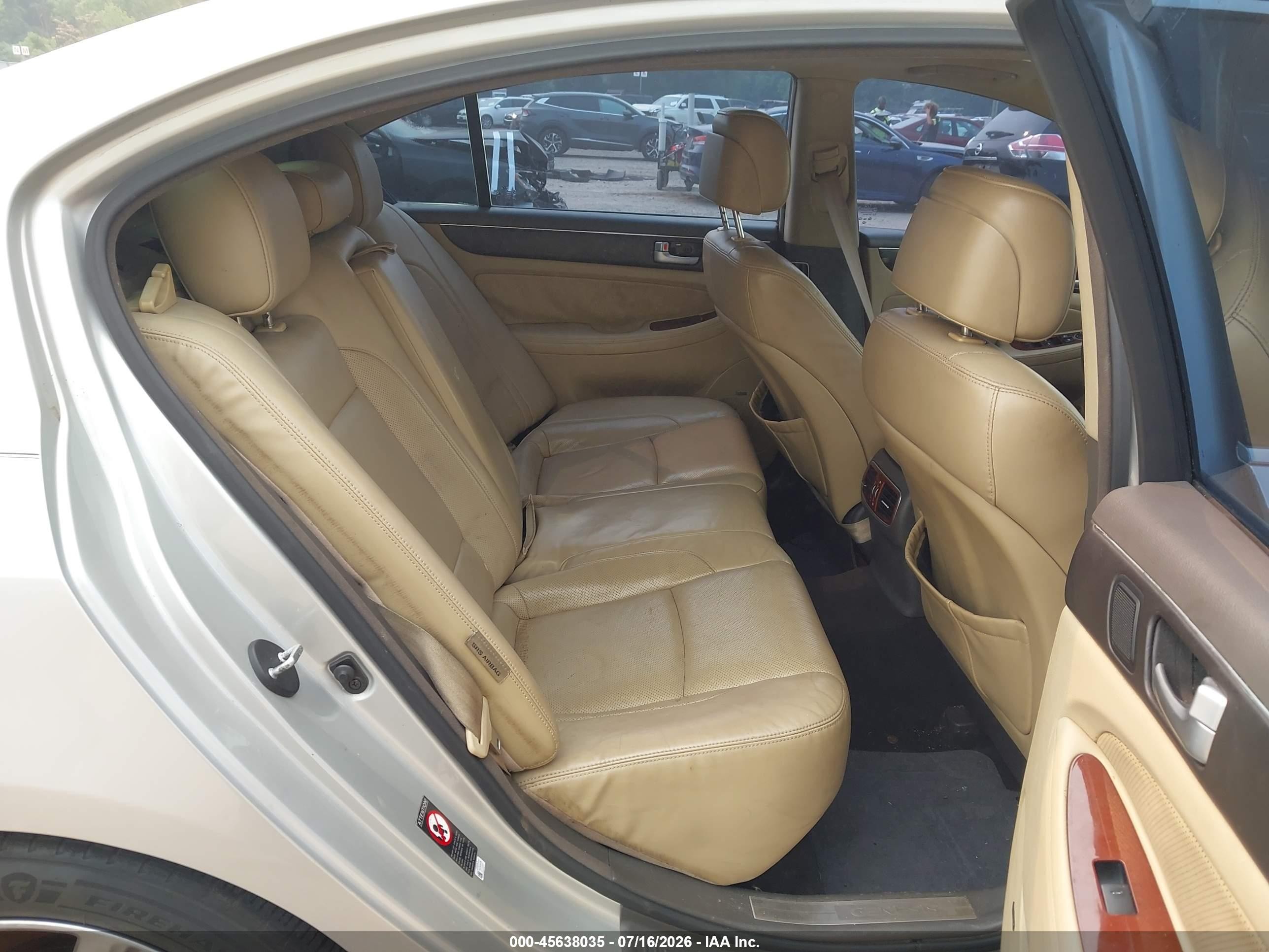 2012 Hyundai Genesis 3.8 Silver vin: KMHGC4DD2CU204821