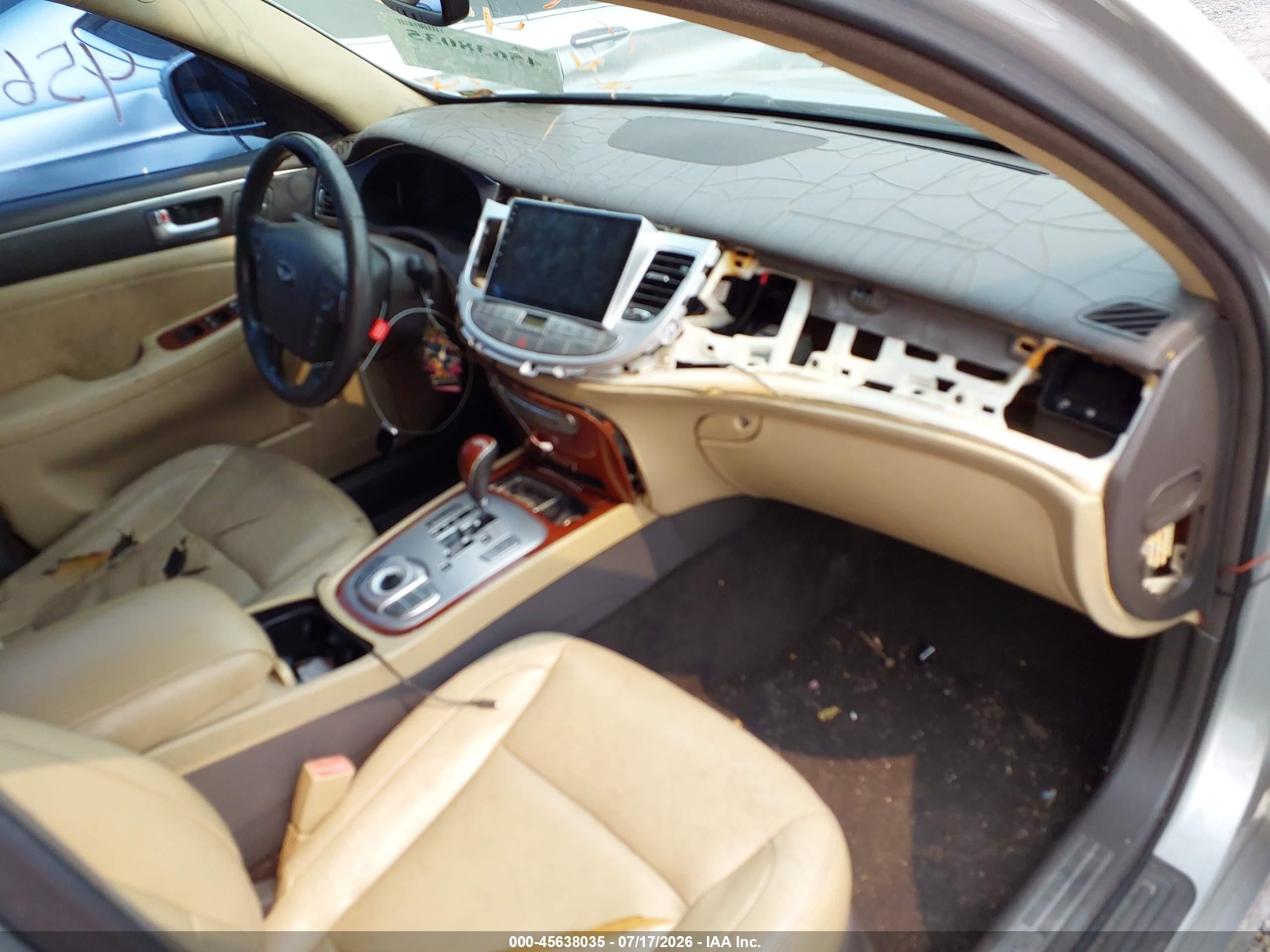 2012 Hyundai Genesis 3.8 Silver vin: KMHGC4DD2CU204821