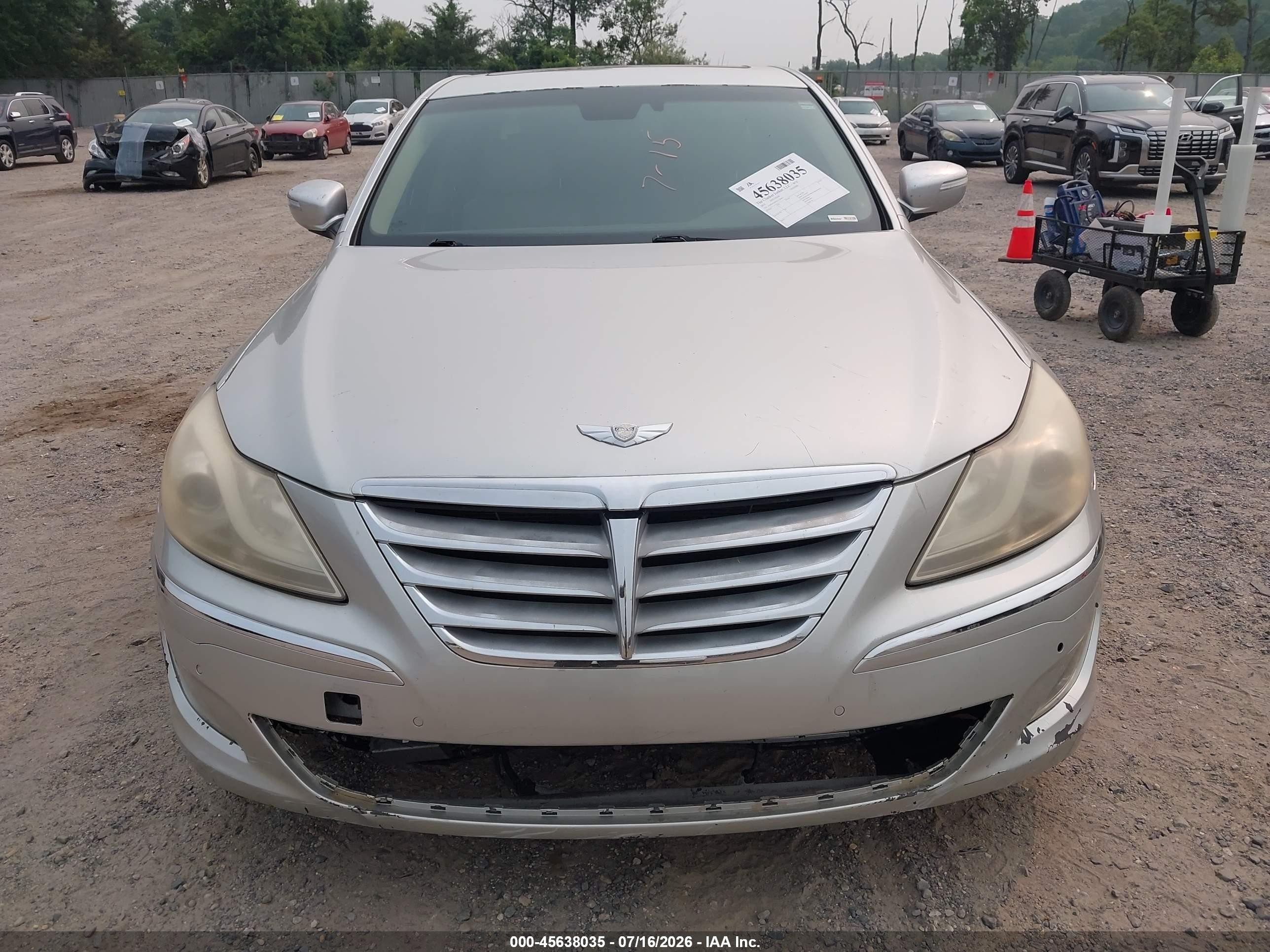 2012 Hyundai Genesis 3.8 Silver vin: KMHGC4DD2CU204821