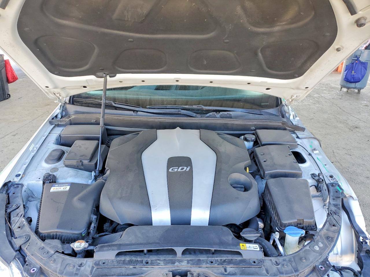 2013 Hyundai Genesis 3.8l Silver vin: KMHGC4DD2DU212368