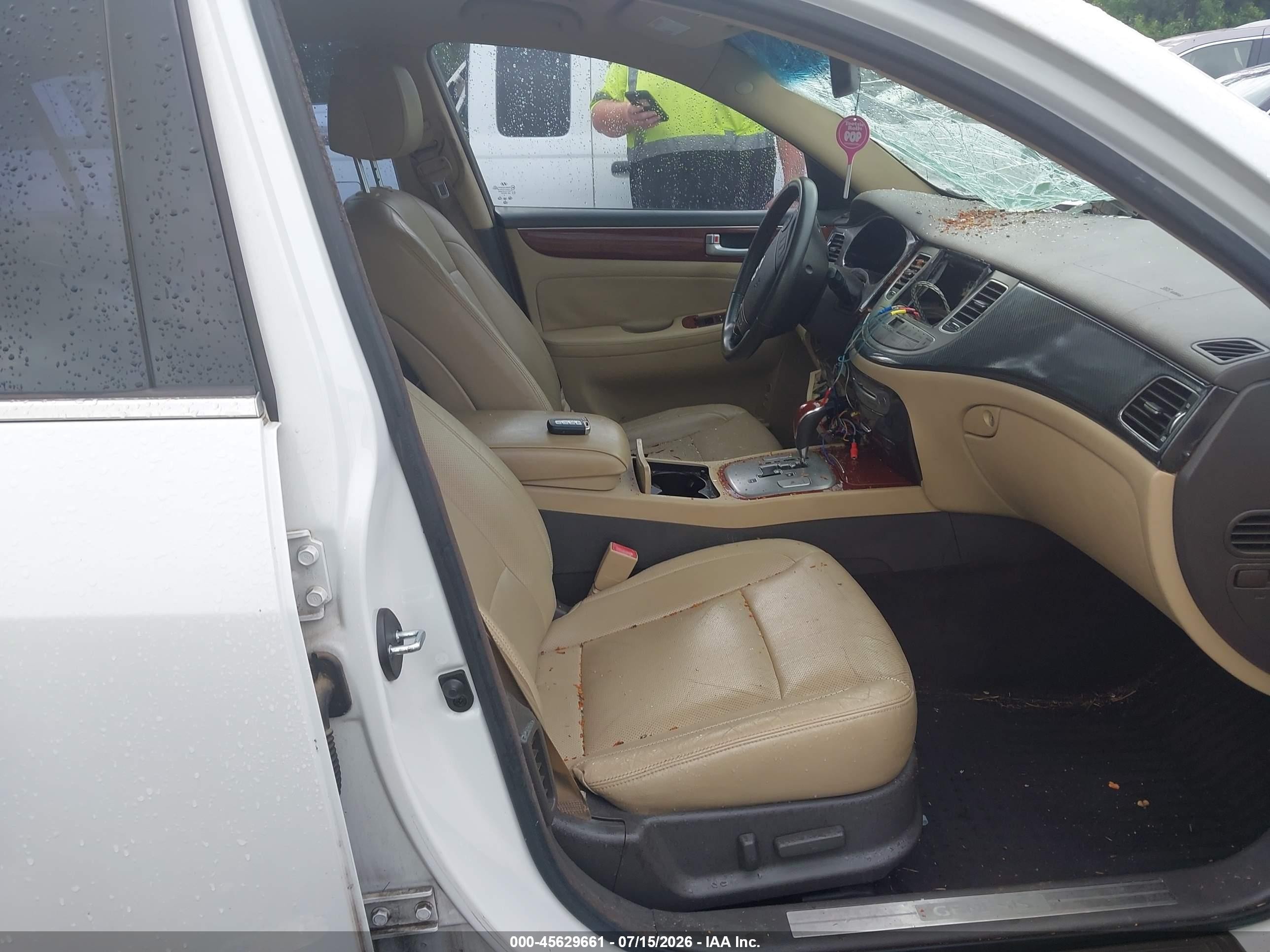 2013 Hyundai Genesis 3.8 Белый vin: KMHGC4DD2DU226836