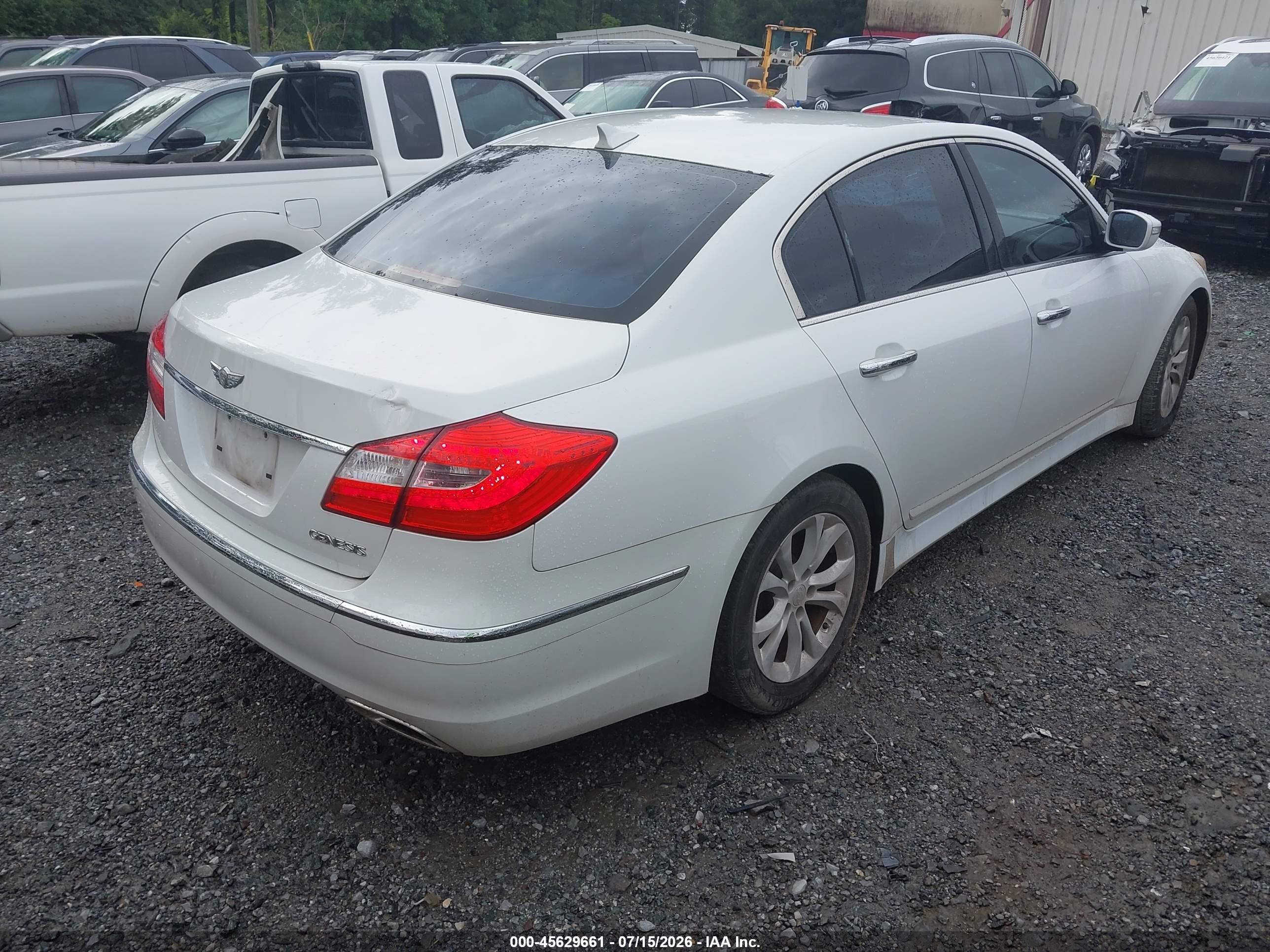 2013 Hyundai Genesis 3.8 Белый vin: KMHGC4DD2DU226836