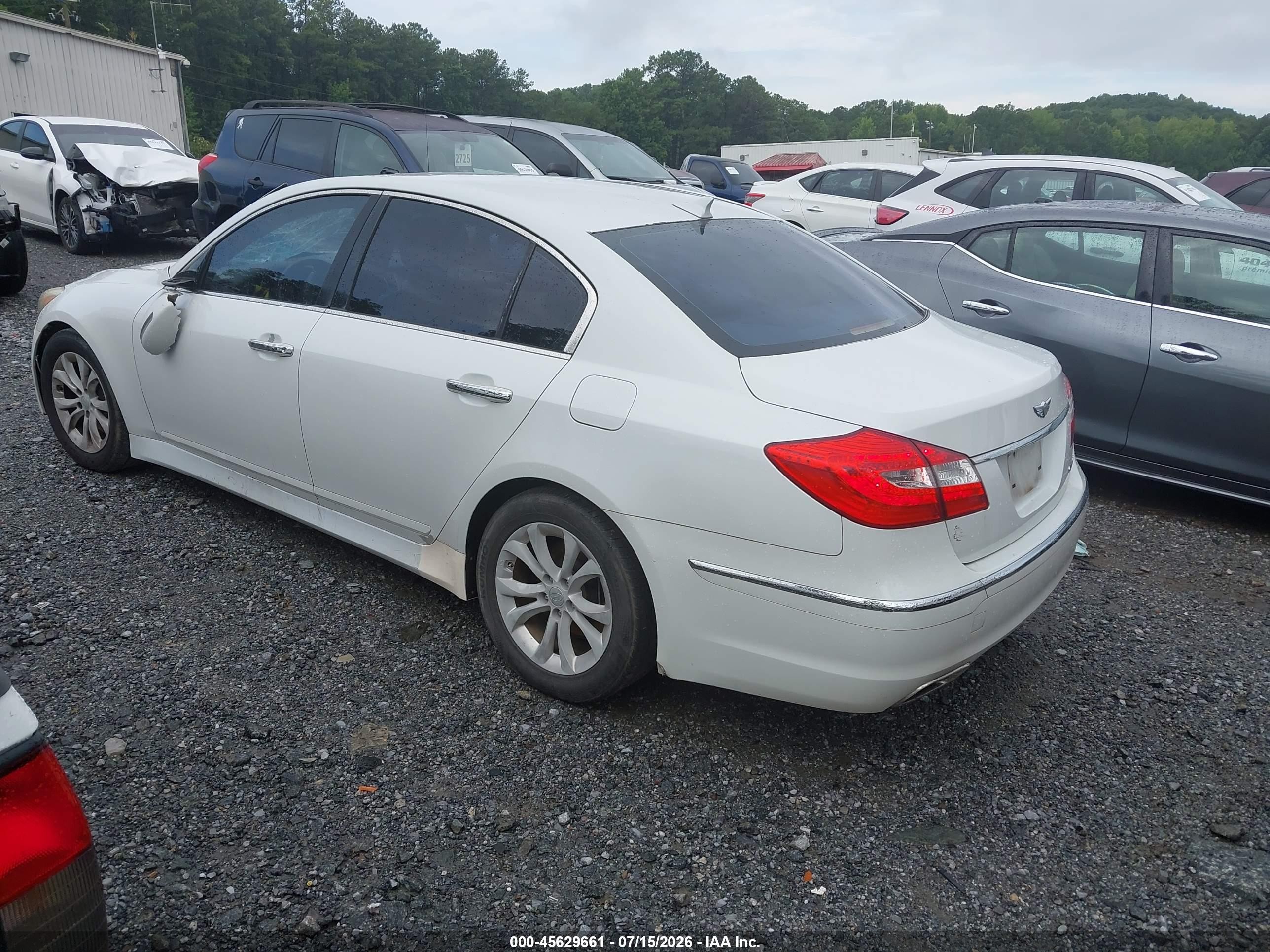 2013 Hyundai Genesis 3.8 Белый vin: KMHGC4DD2DU226836
