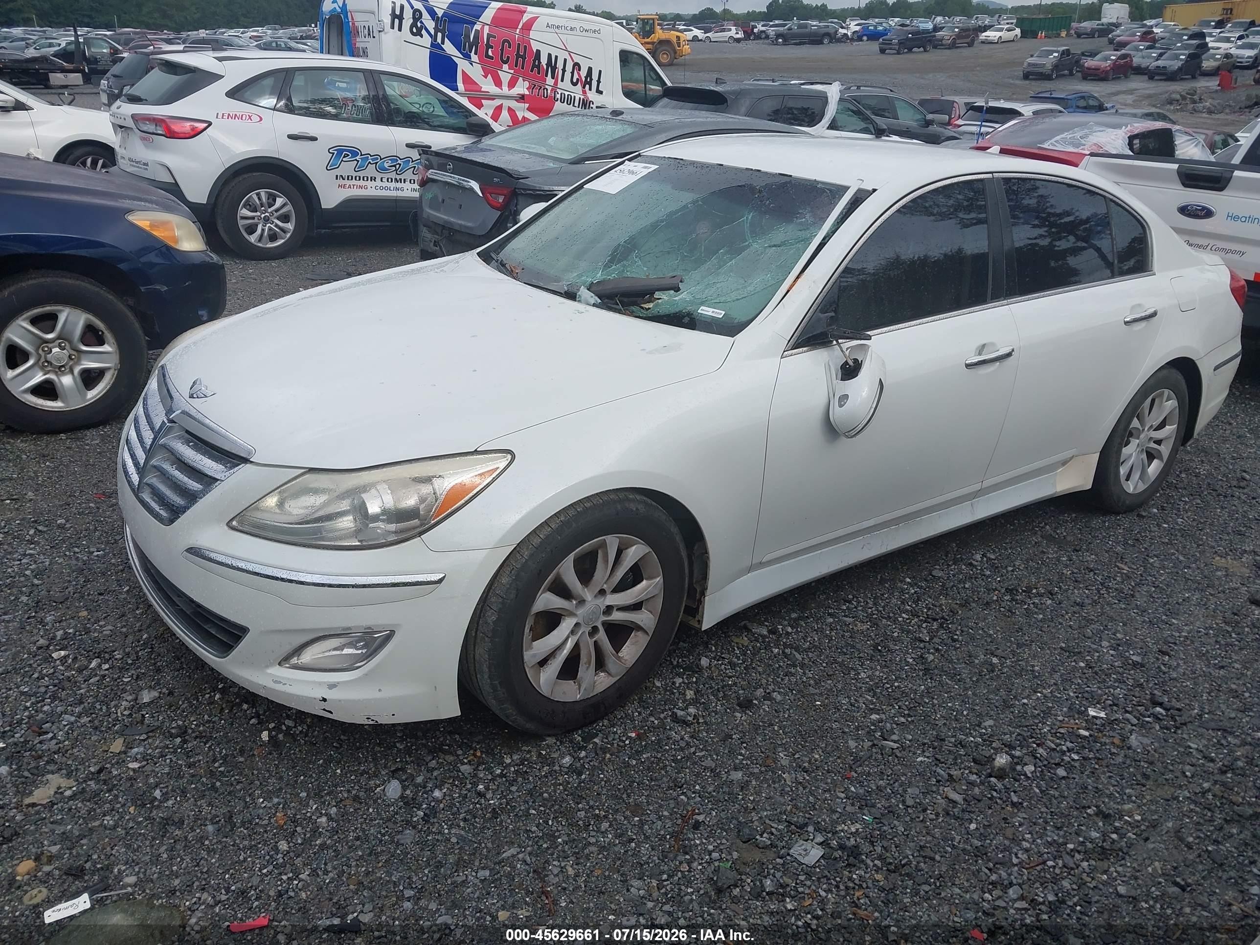 2013 Hyundai Genesis 3.8 Белый vin: KMHGC4DD2DU226836