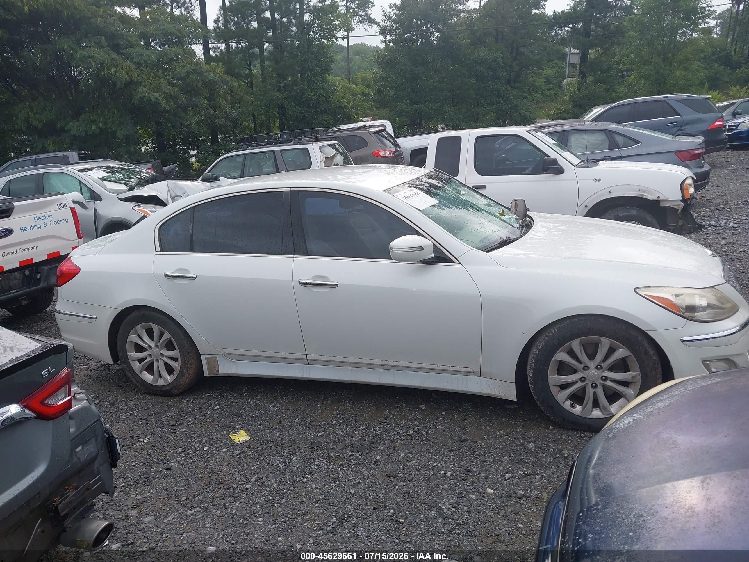 2013 Hyundai Genesis 3.8 Белый vin: KMHGC4DD2DU226836