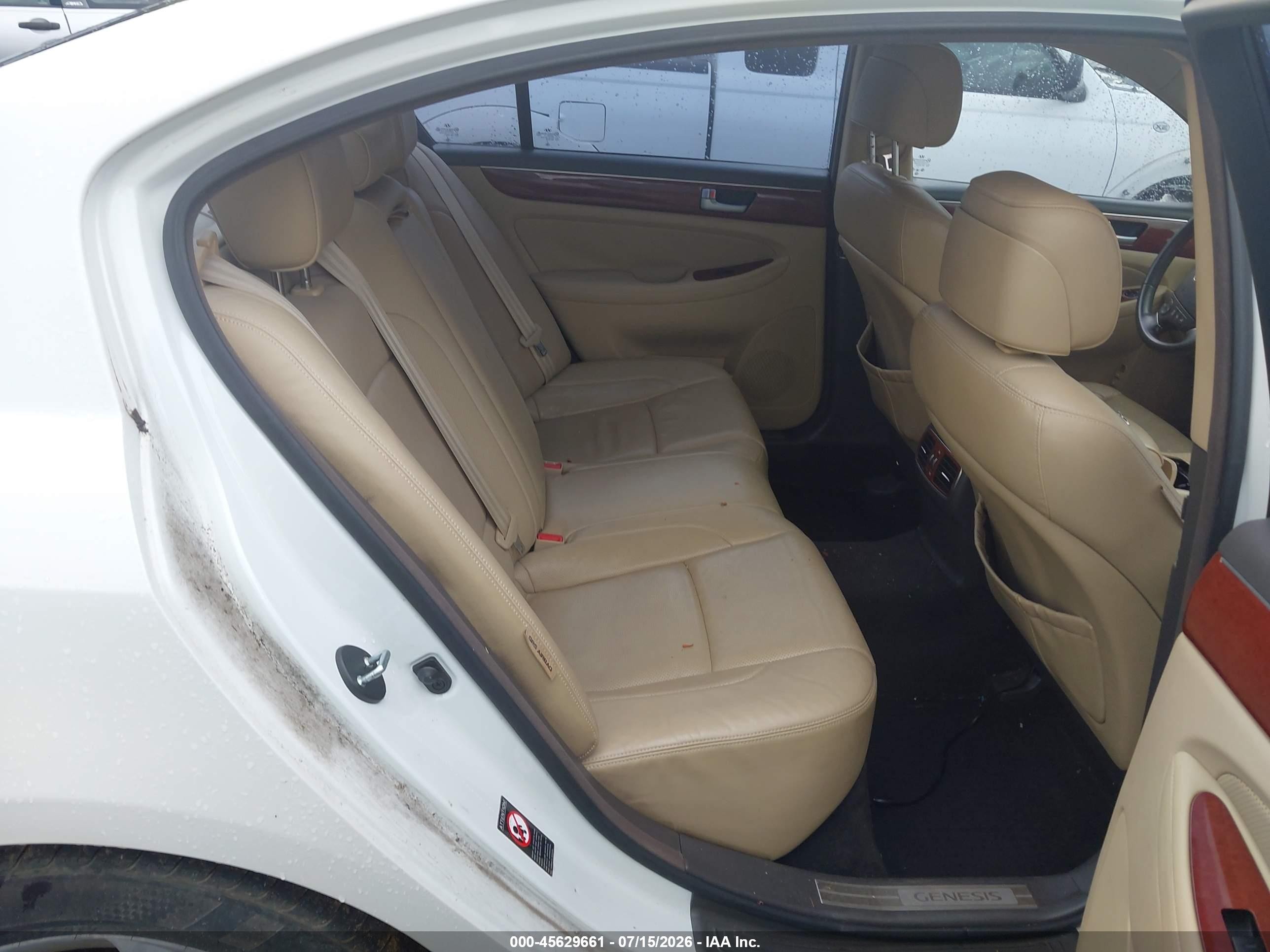 2013 Hyundai Genesis 3.8 Белый vin: KMHGC4DD2DU226836