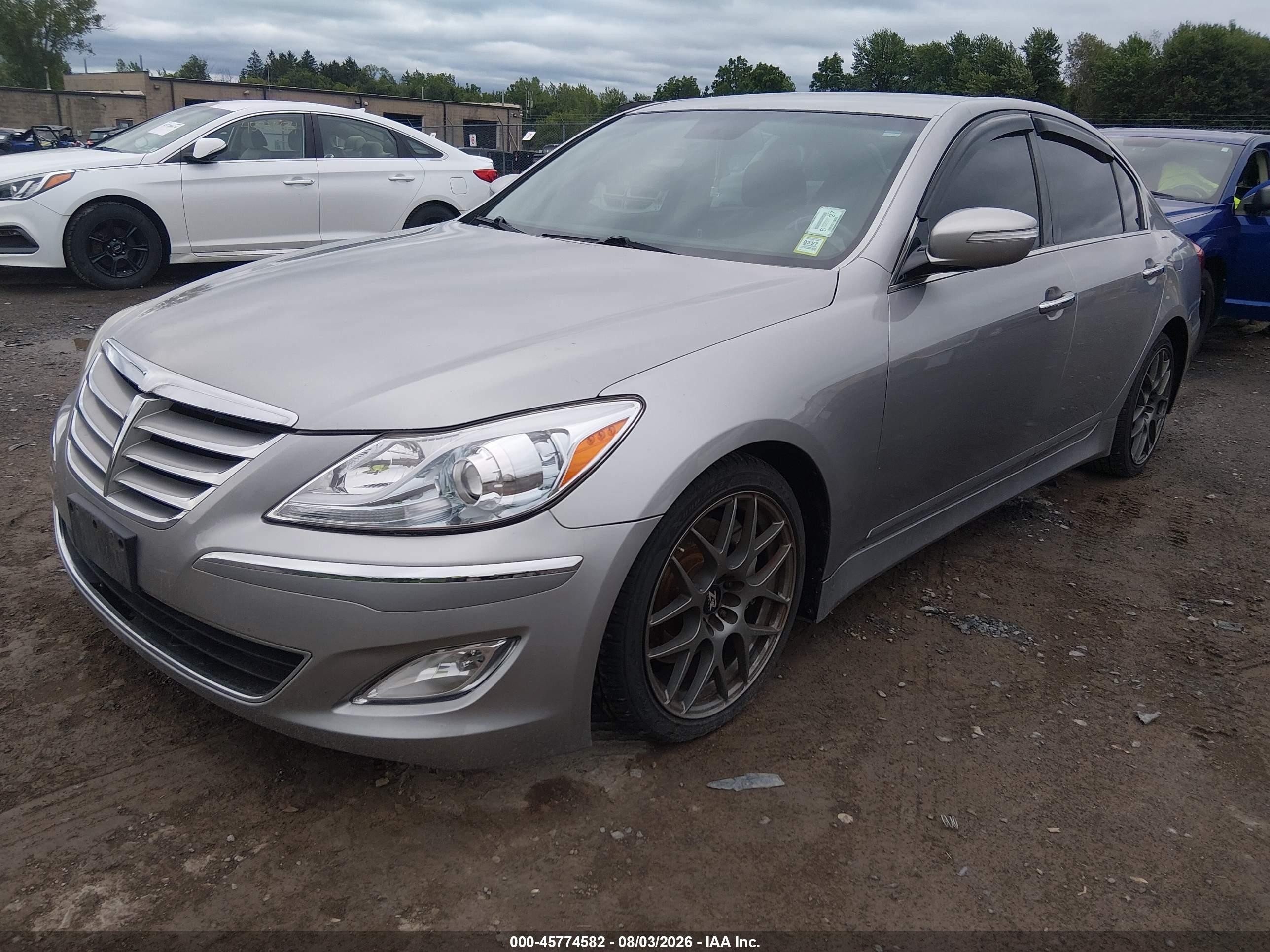 2013 Hyundai Genesis 3.8 Silver vin: KMHGC4DD2DU227016